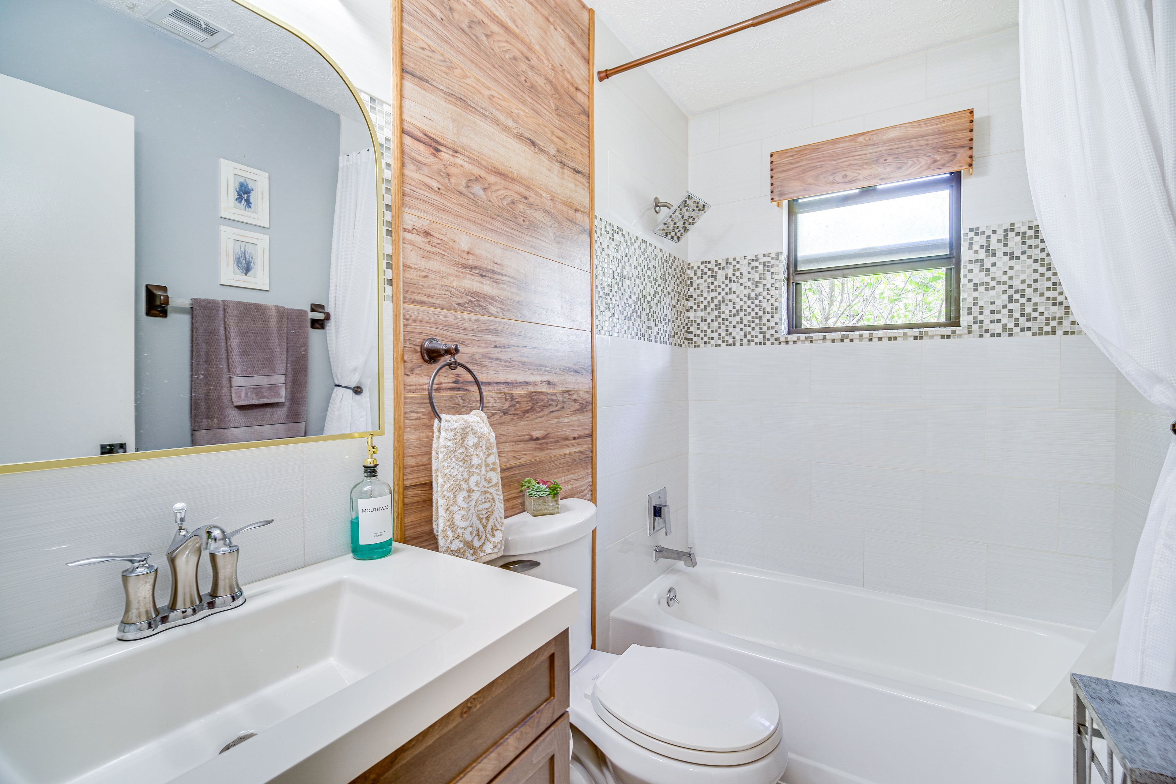 Full Bathroom