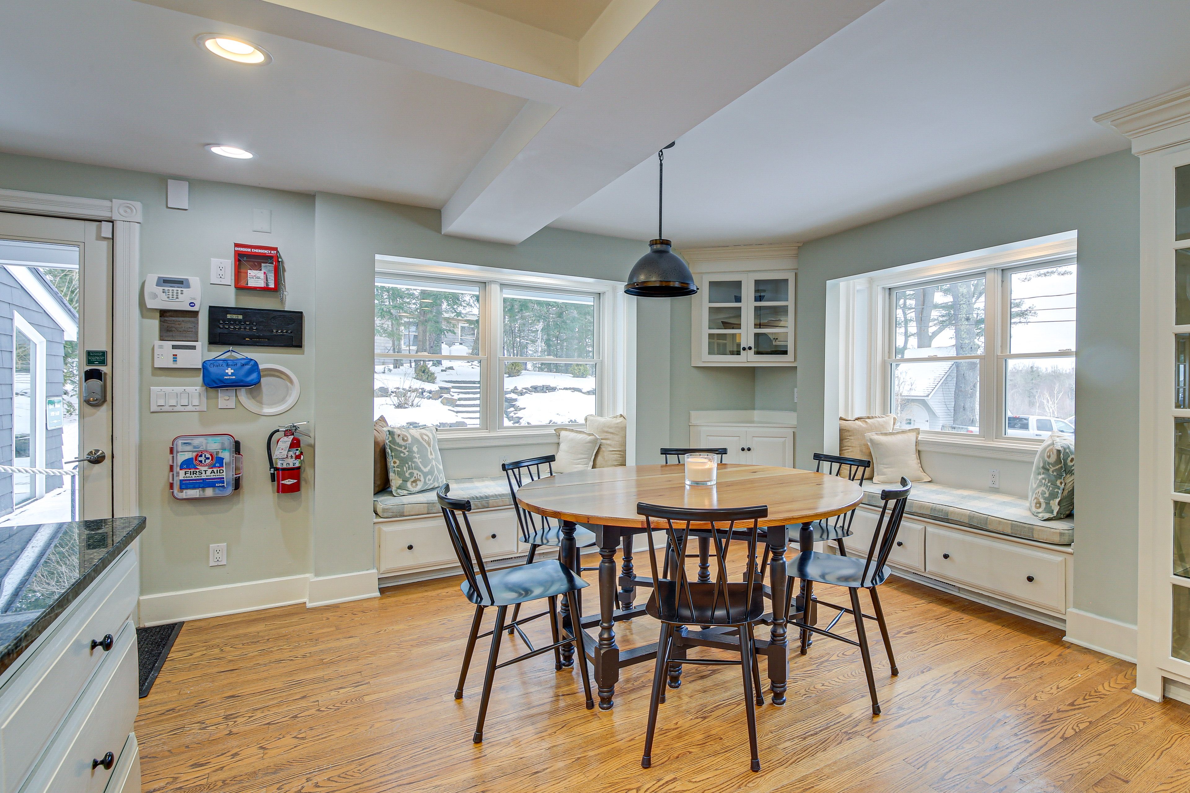 Breakfast Nook | 1st Floor