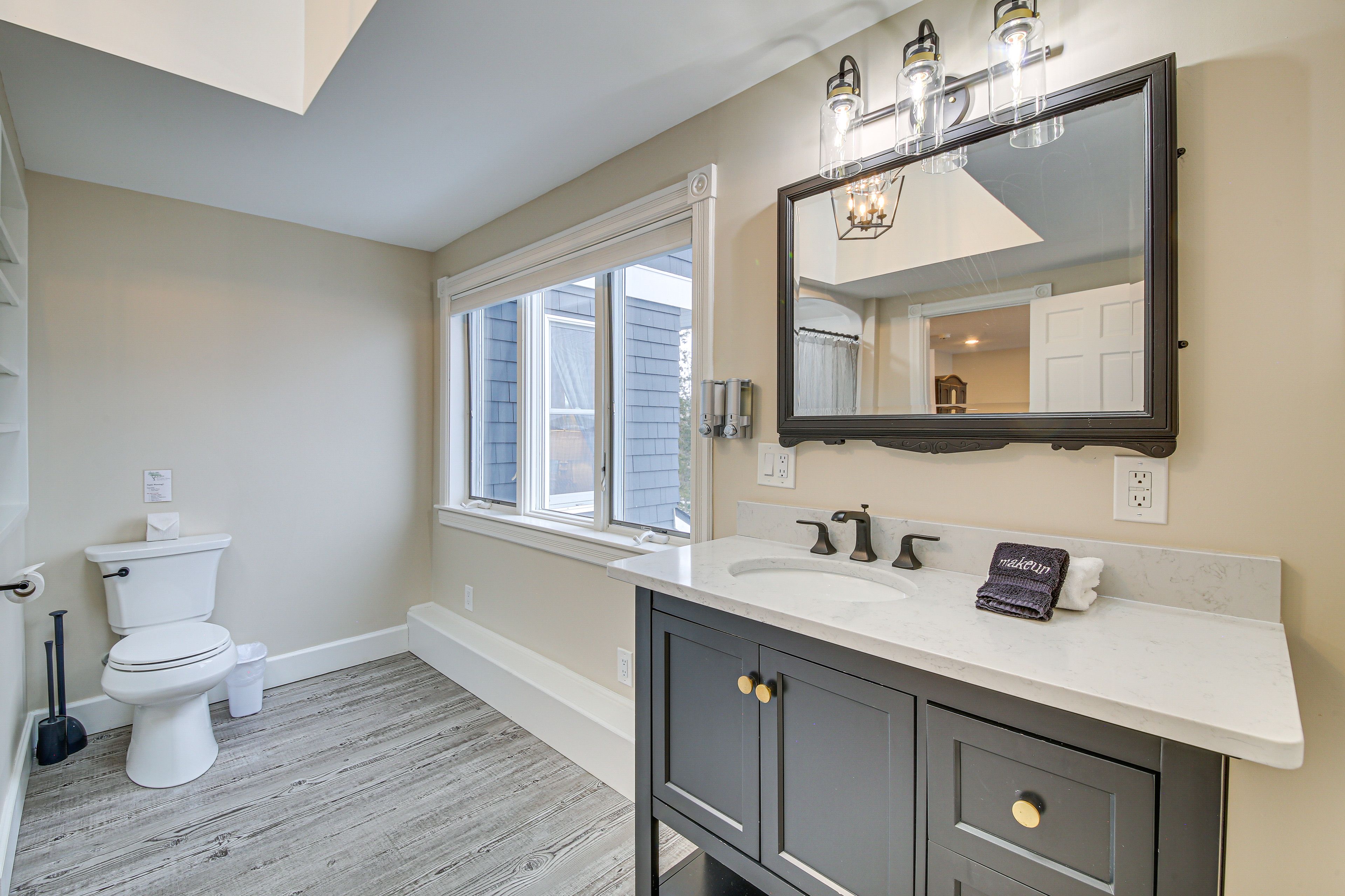 En-Suite Bathroom | 2nd Floor