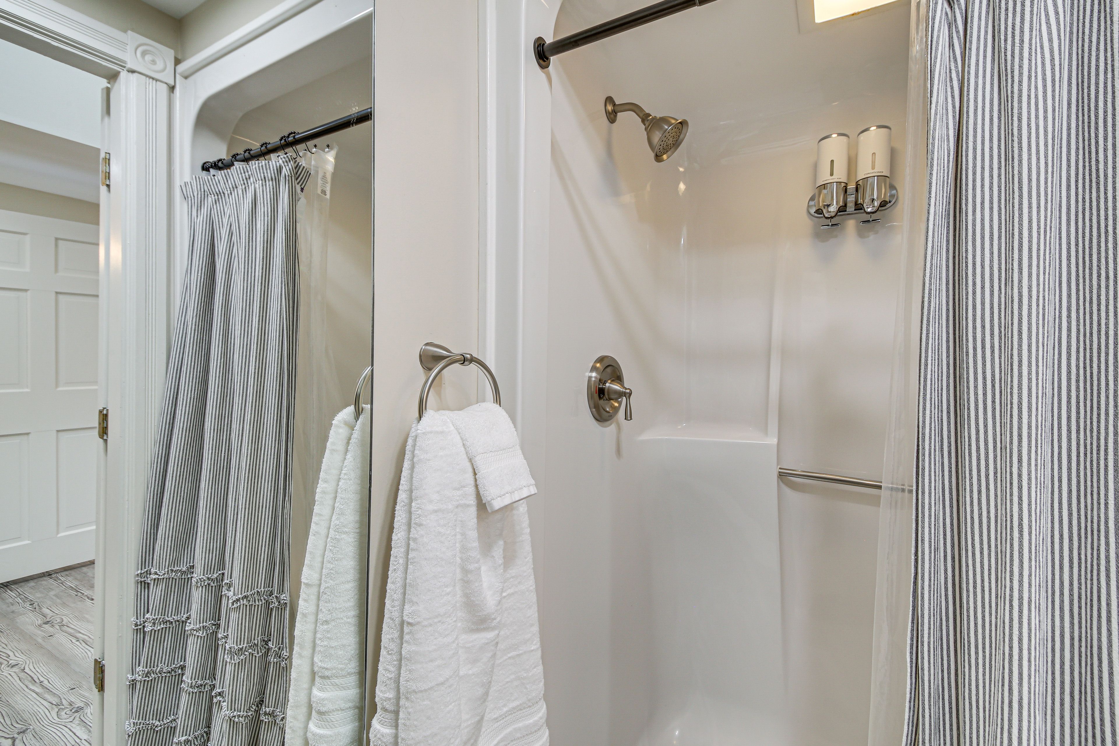 En-Suite Bathroom | 2nd Floor | Walk-In Shower