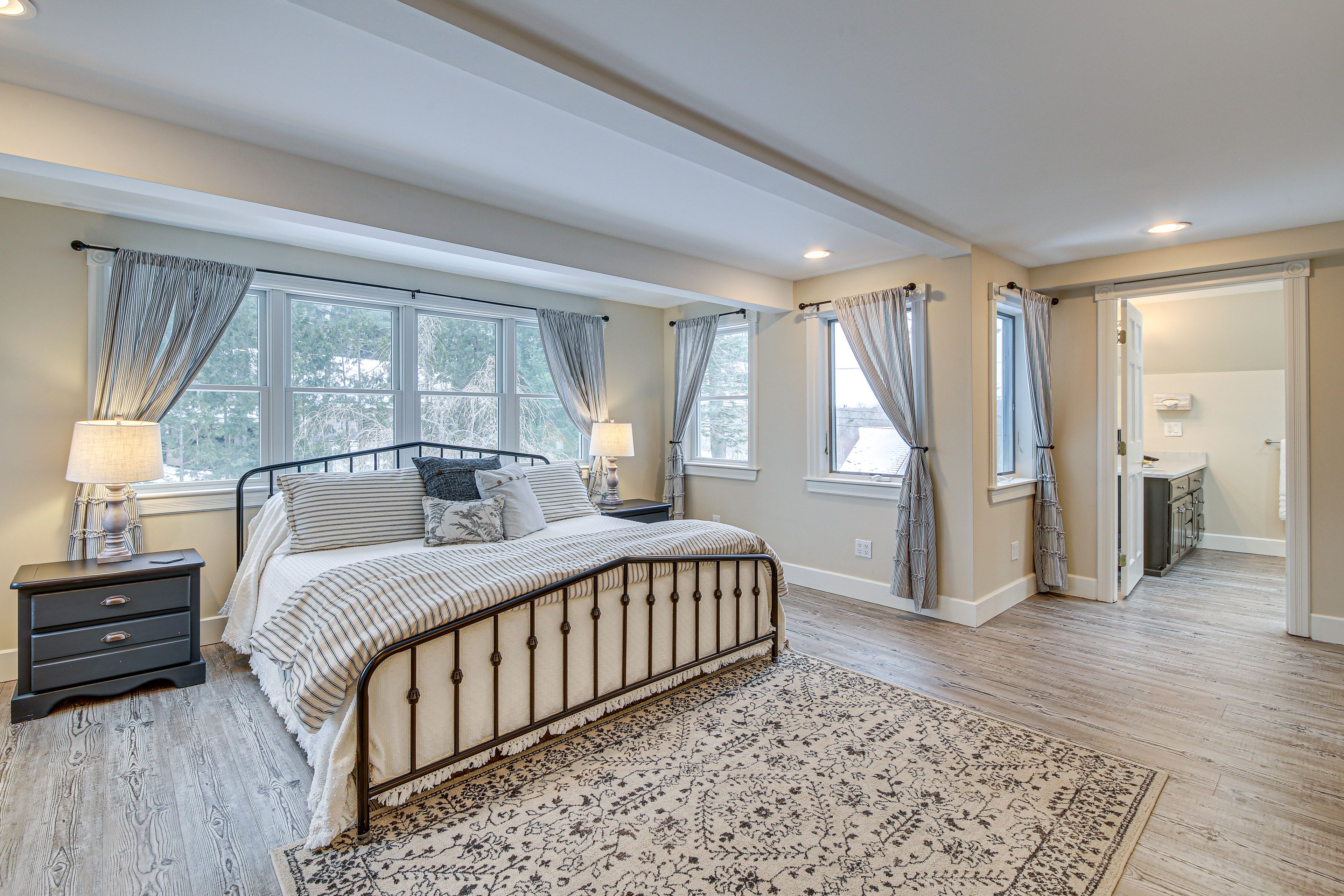 Bedroom 1 | King Bed | 2 Twin Beds | 2nd Floor | En-Suite Bathroom