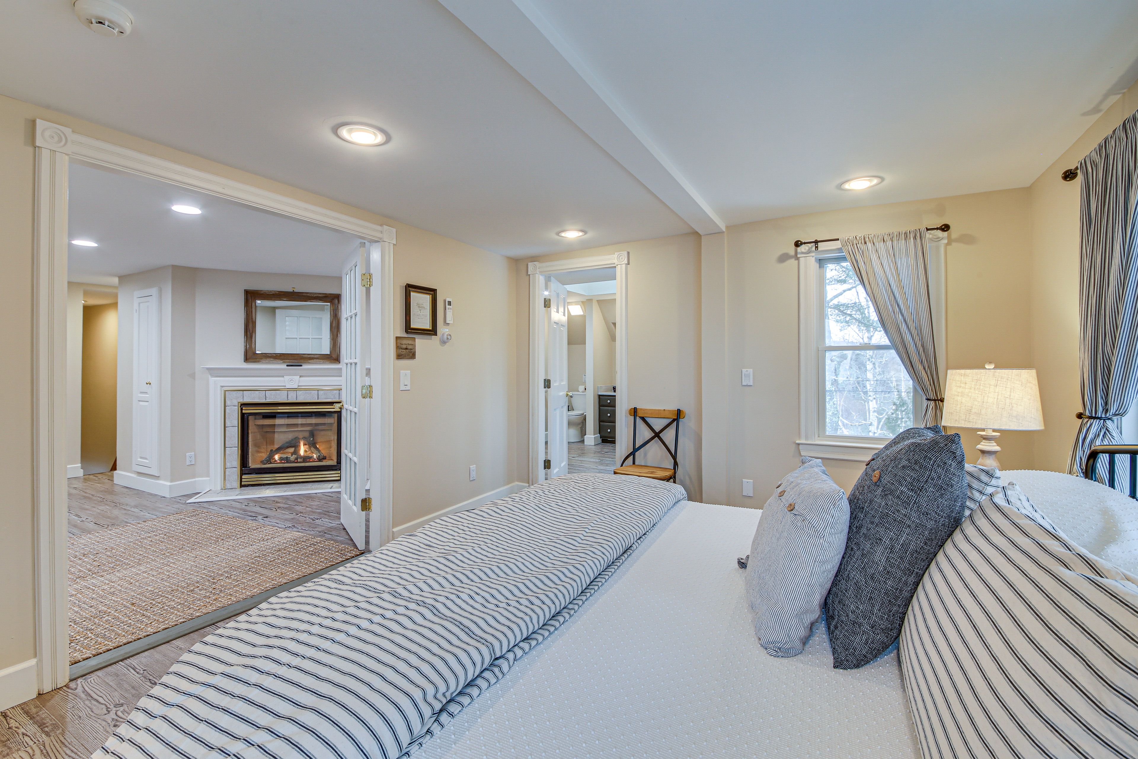 Bedroom 3 | King Bed | 2nd Floor | En-Suite Bathroom