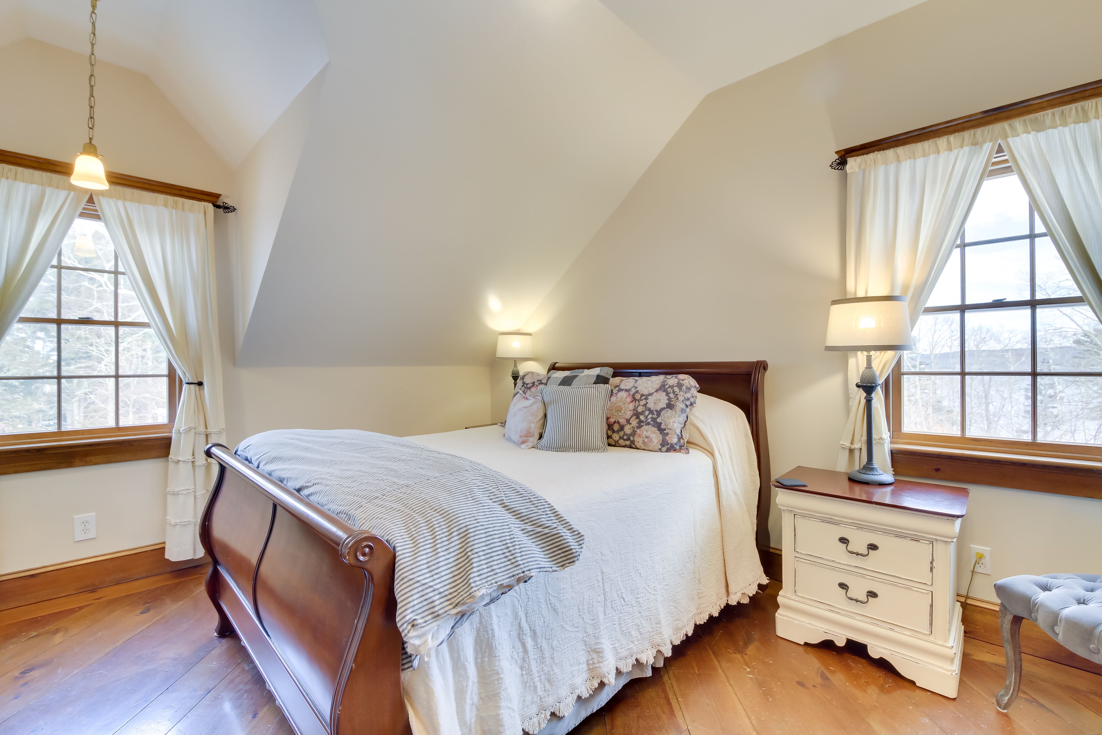Bedroom 9 | Queen Bed | En-Suite Bathroom | 2nd Floor