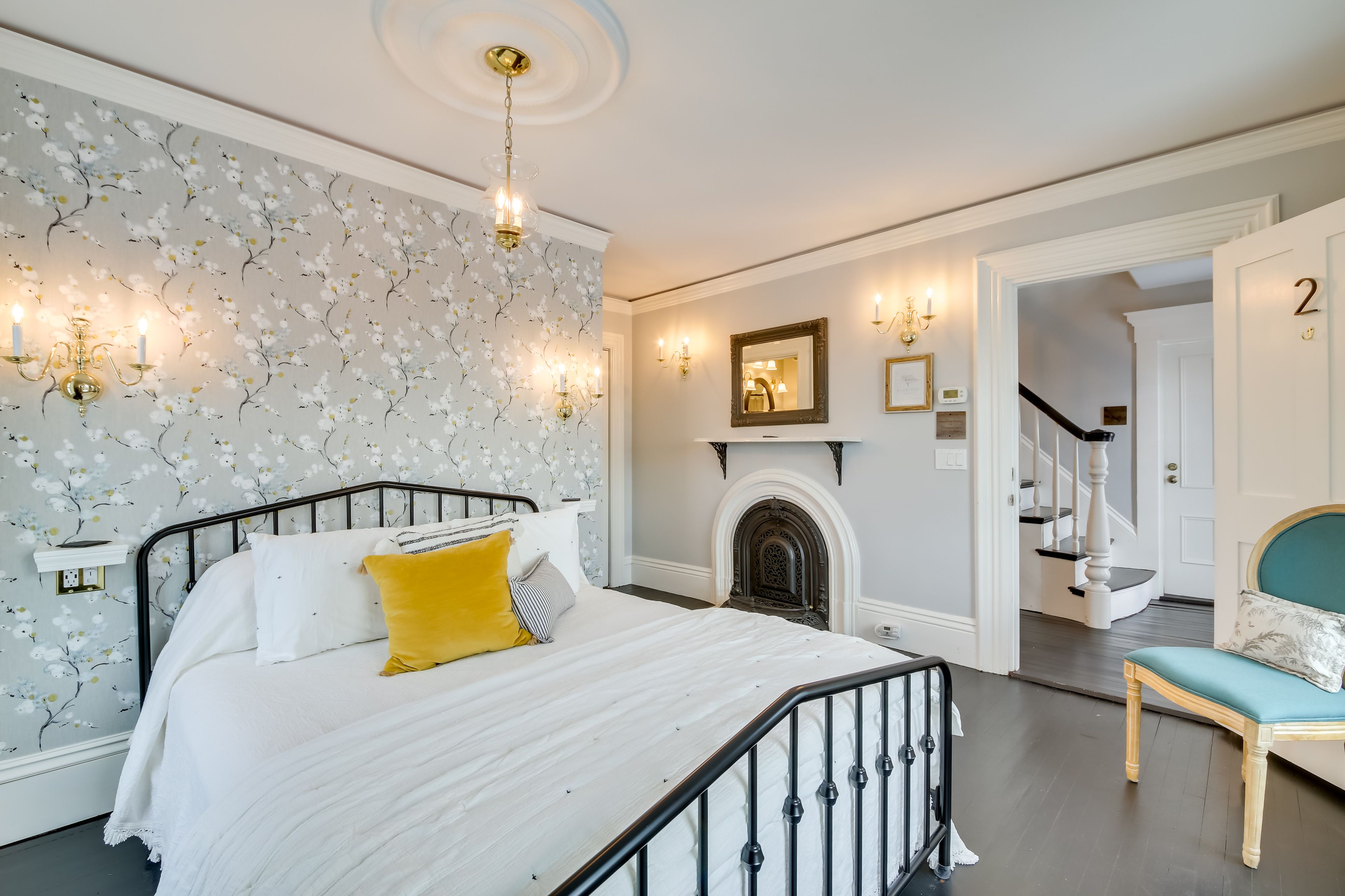 Bedroom 1 | Queen Bed | En-Suite Bathroom | 1st Floor