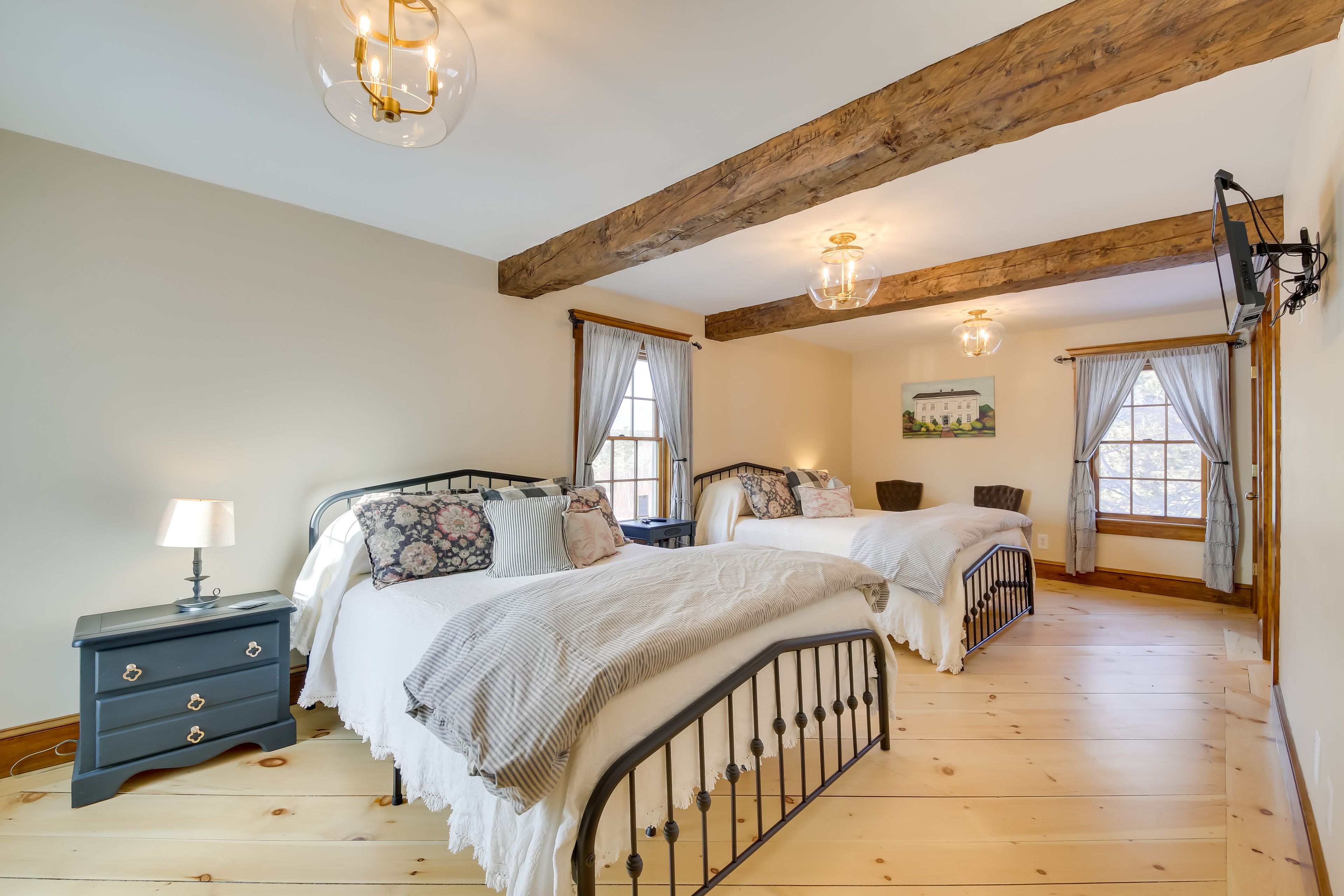 Bedroom 8 | 2 Queen Beds | 2nd Floor
