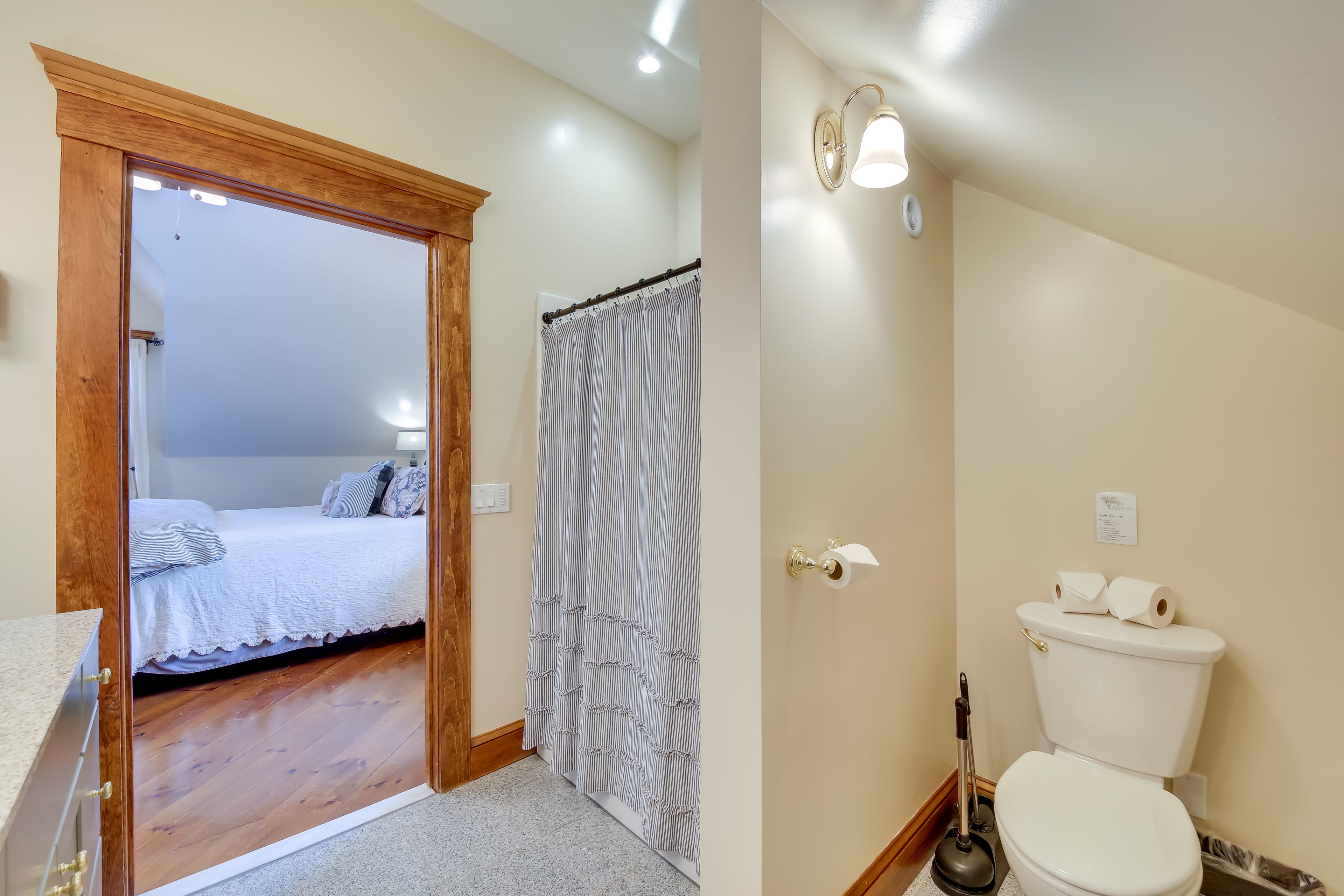 En-Suite Bathroom | 2nd Floor