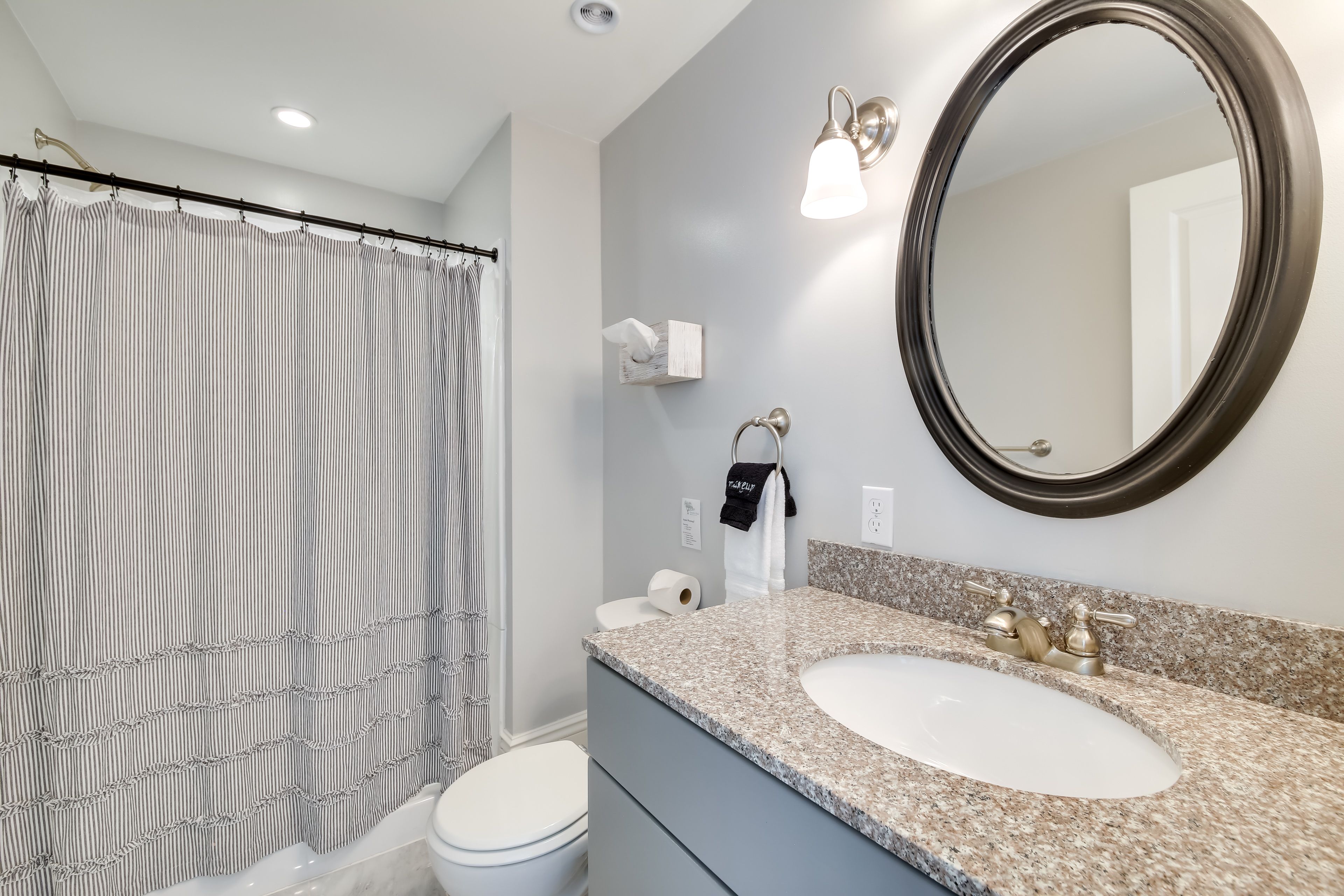 En-Suite Bathroom | Towels Provided