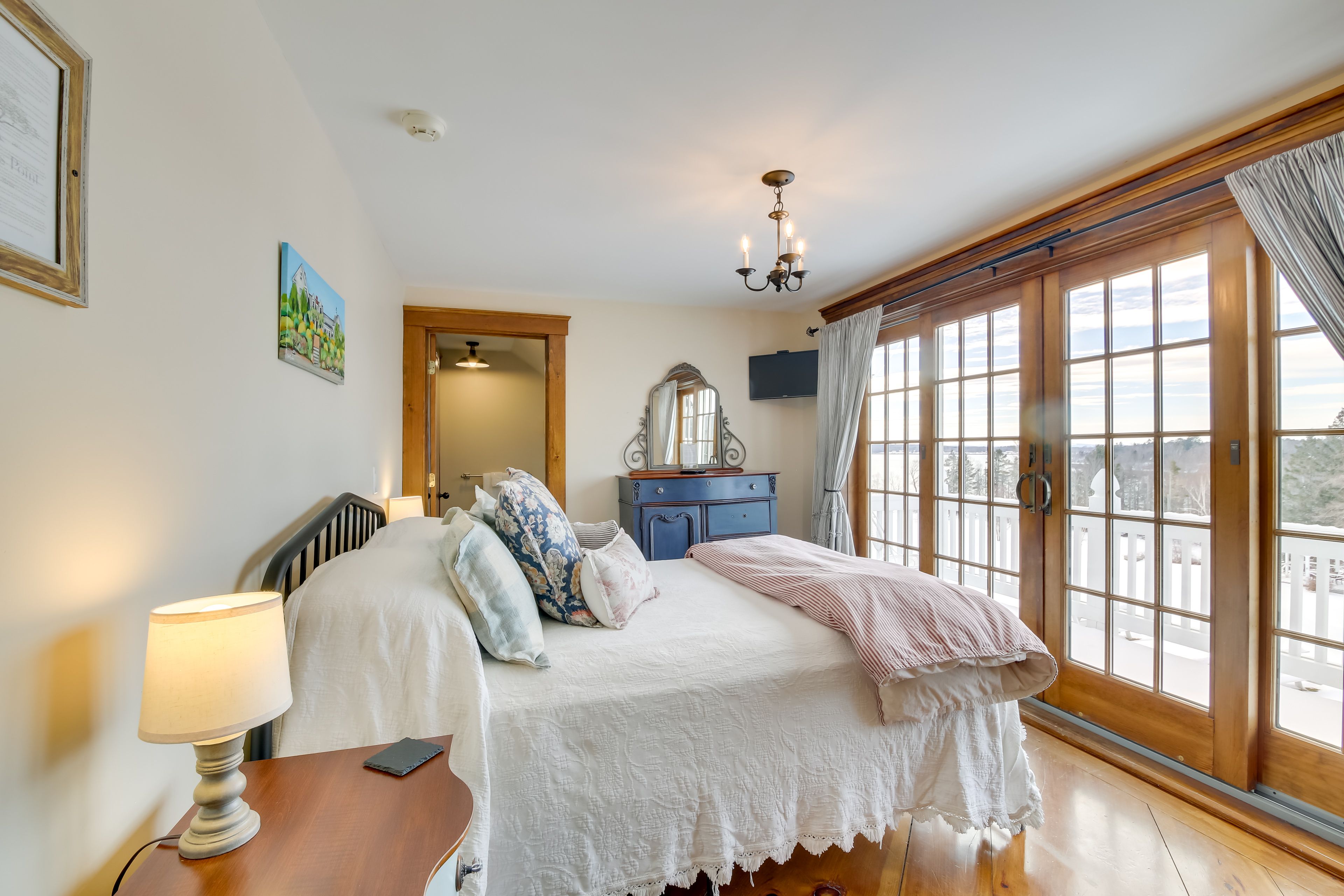 Bedroom 4 | Queen Bed | Balcony Access | 2nd Floor