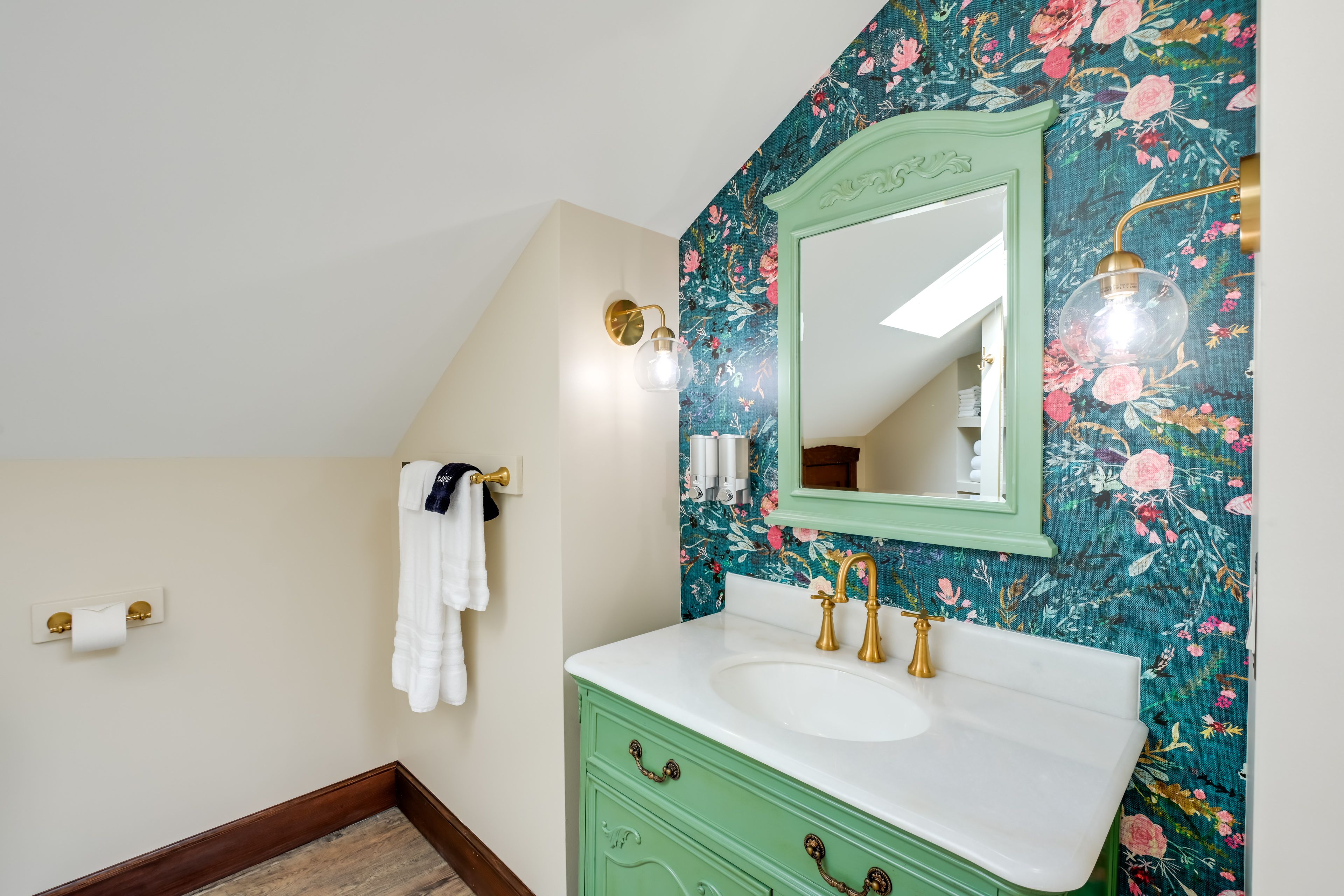 Full Bathroom | Walk-In Shower | 3rd Floor