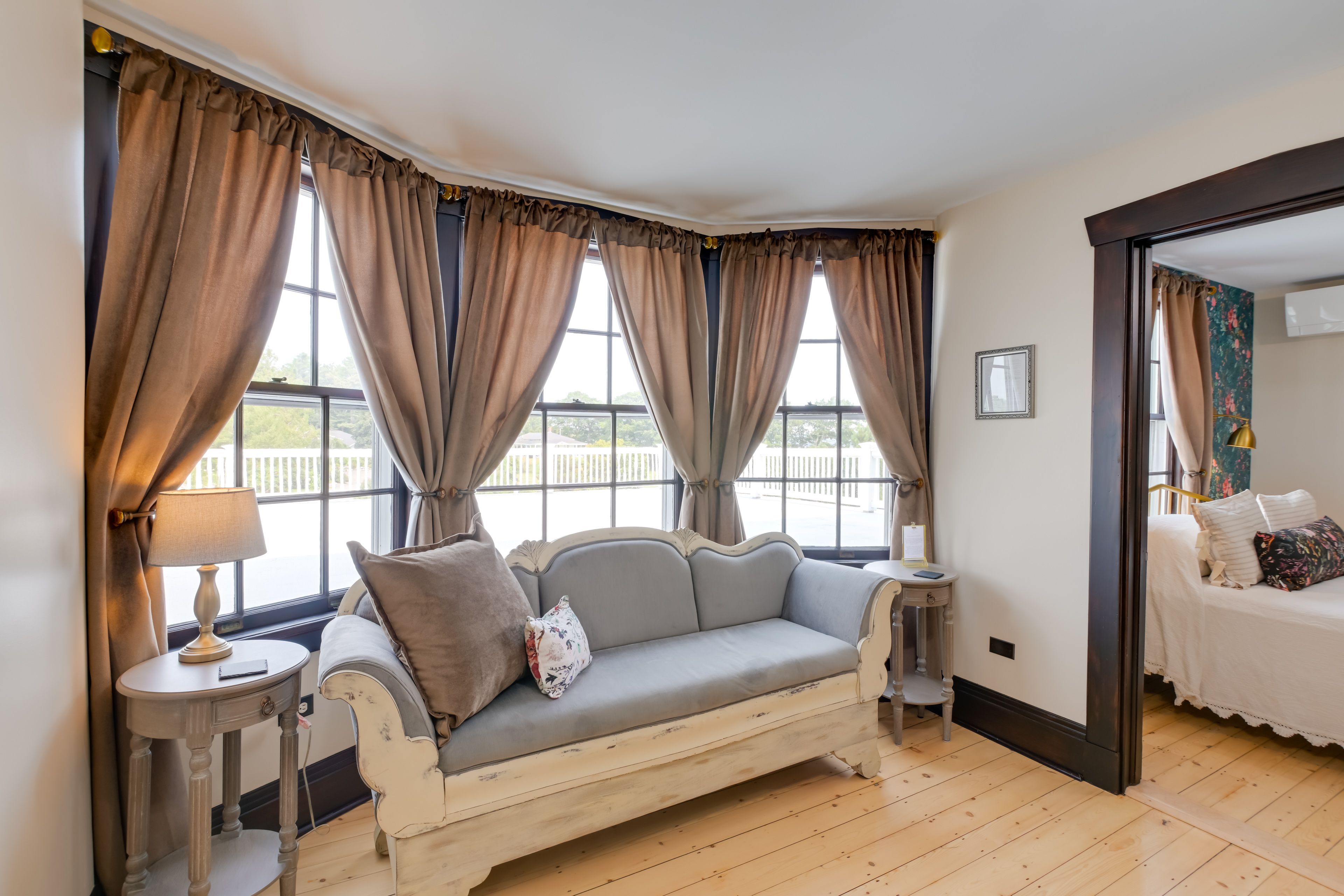 Sitting Area | 2nd Floor