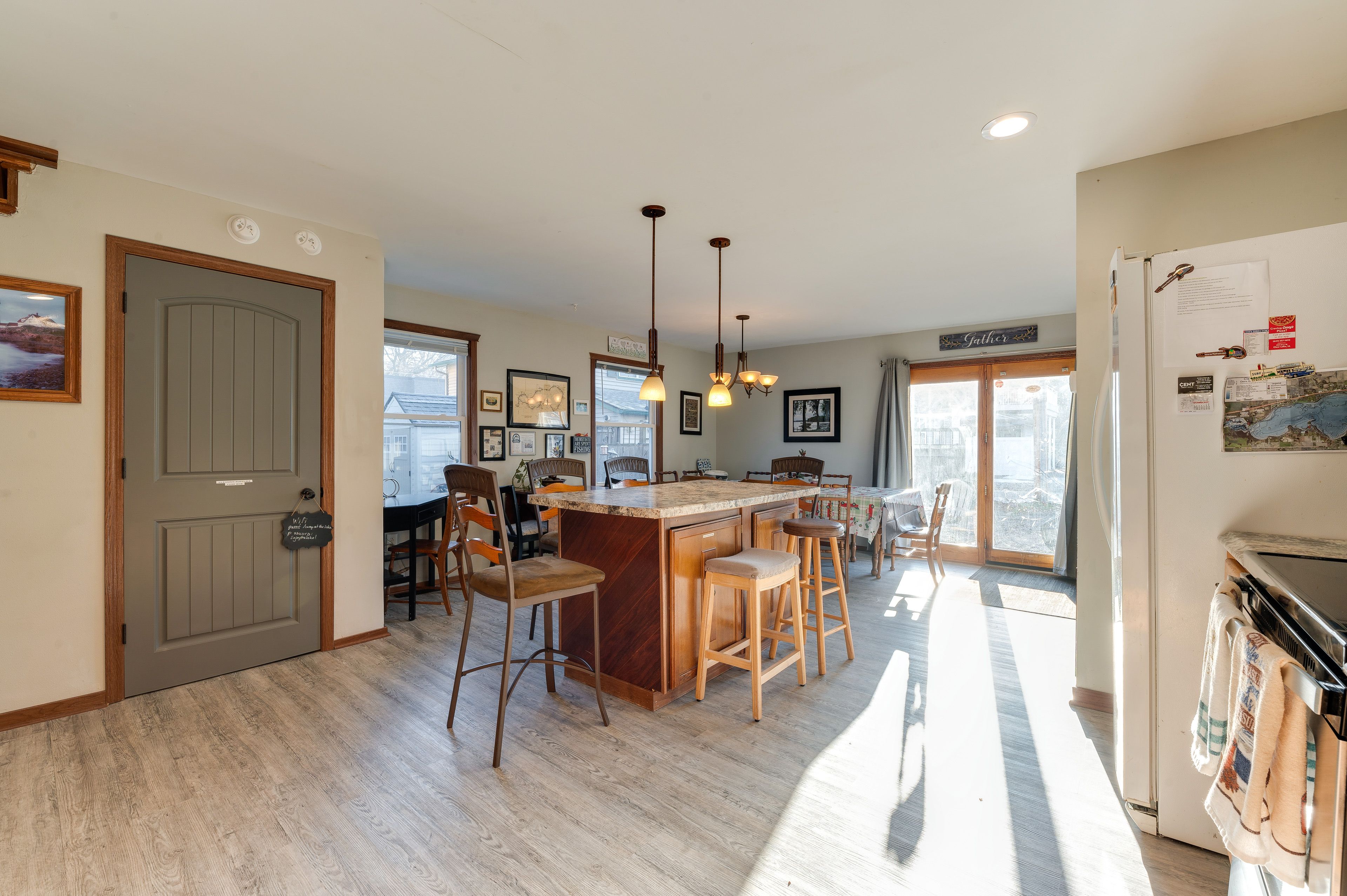 Kitchen | Dishwasher | Toaster | 1st Floor