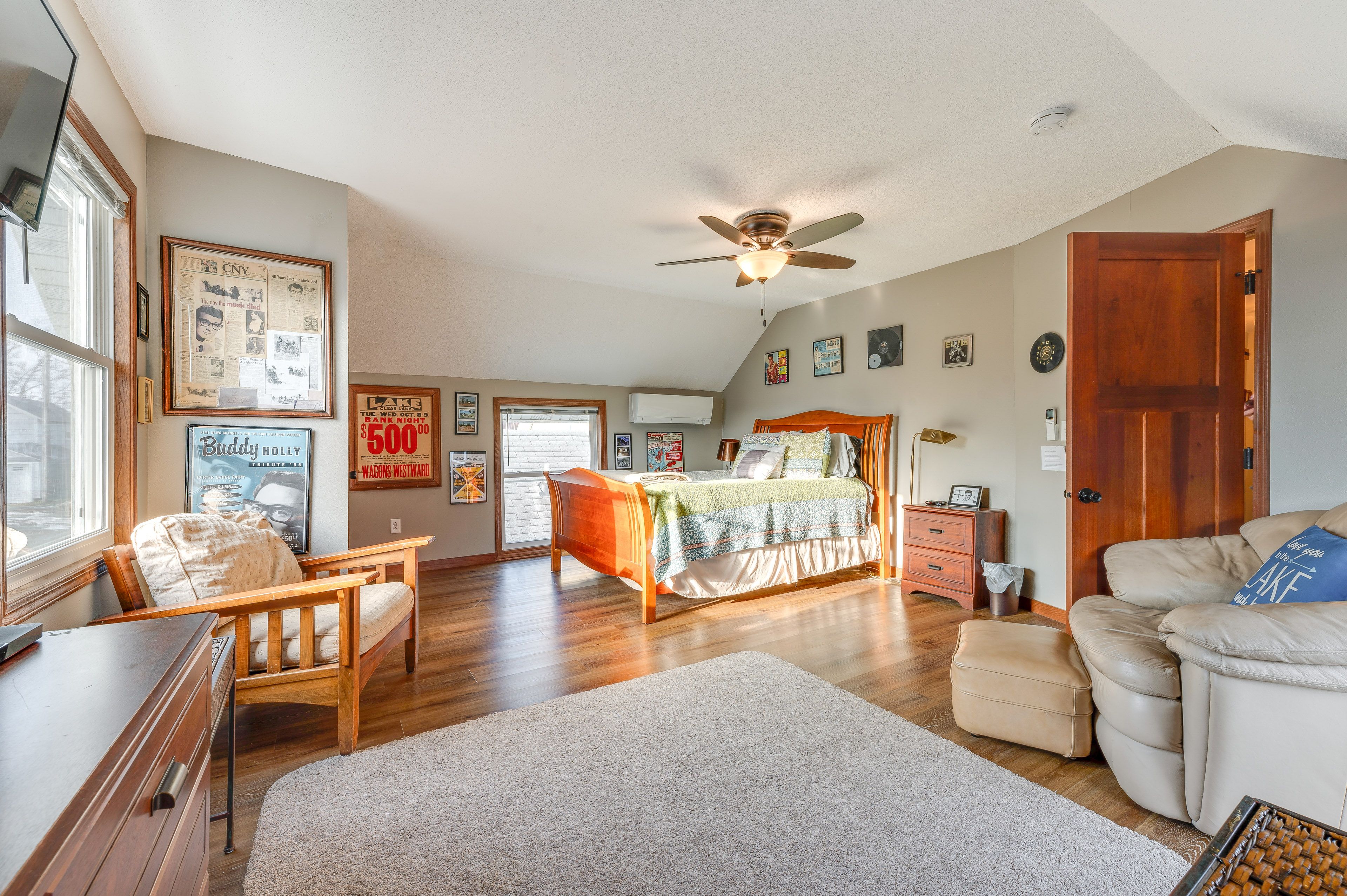 Bedroom 1 | Queen Bed | 2nd Floor