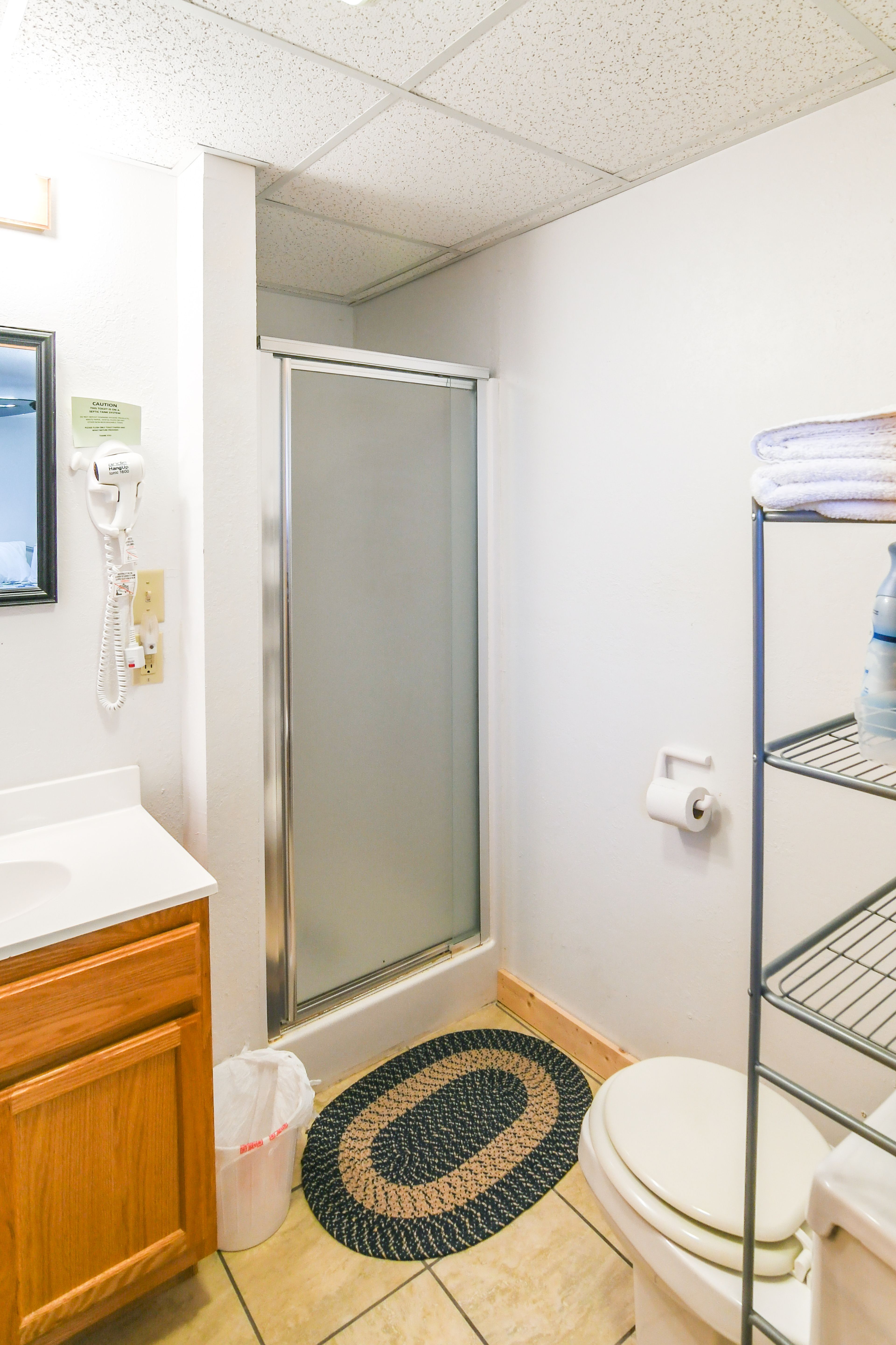 En-Suite Bathroom | Basement Level | Towels Provided