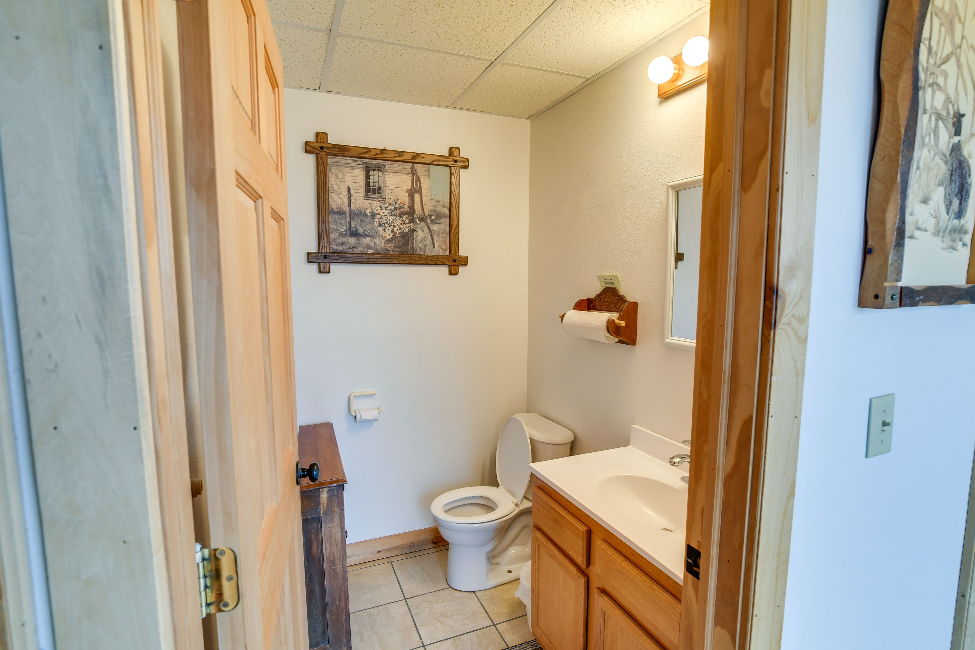 Half Bathroom | Main Level