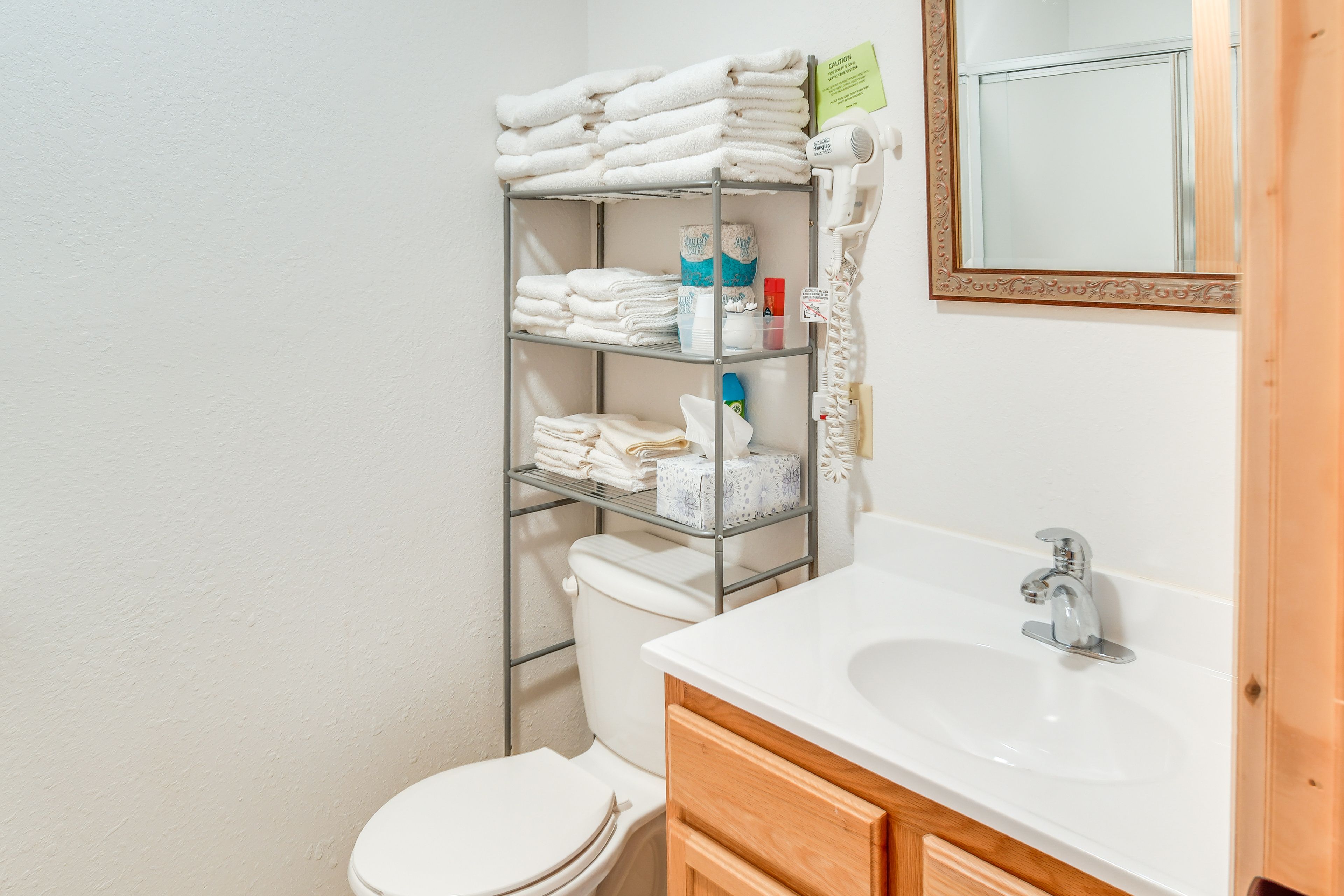 En-Suite Bathroom | Upper Level