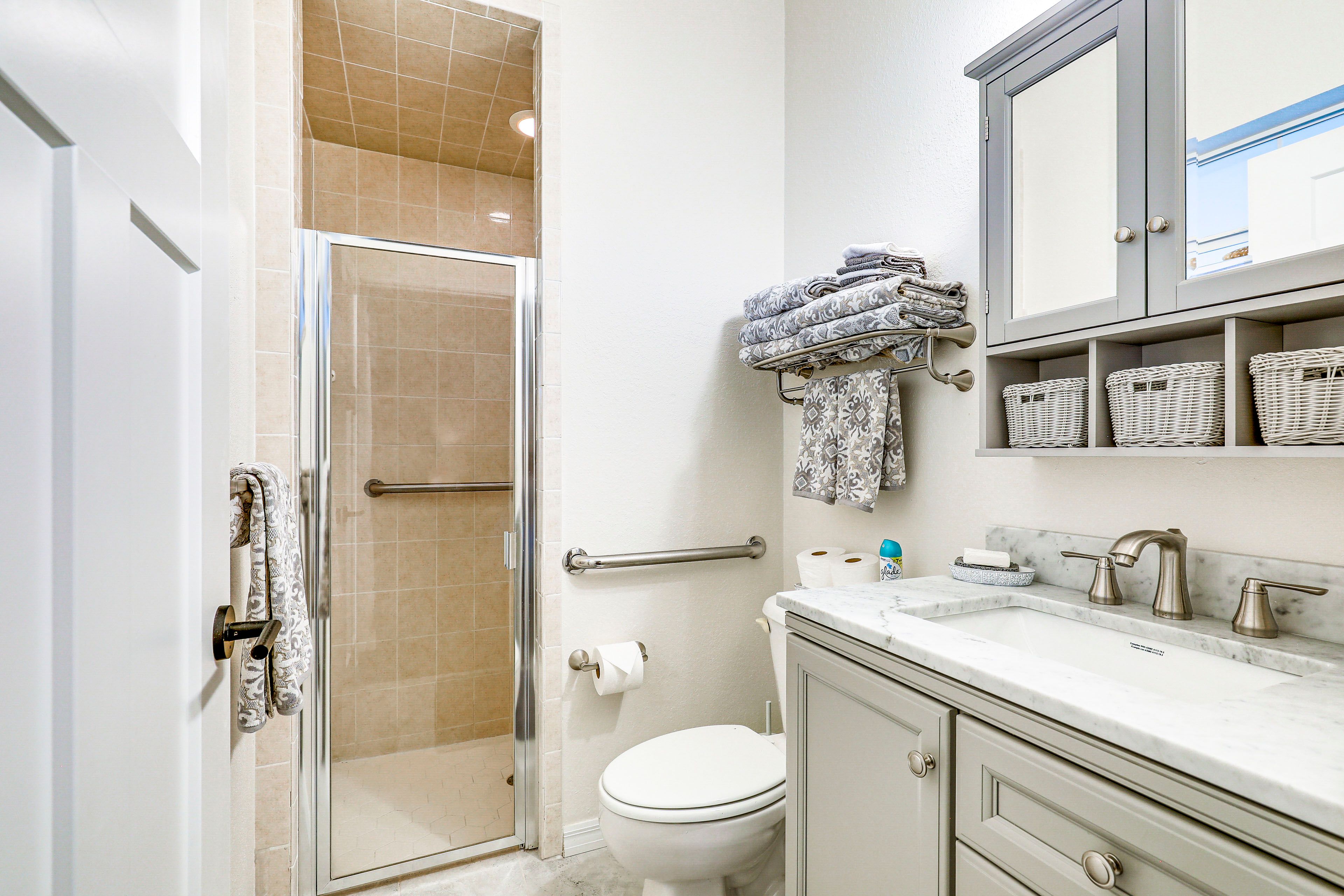 En-Suite Bathroom | Towels Provided