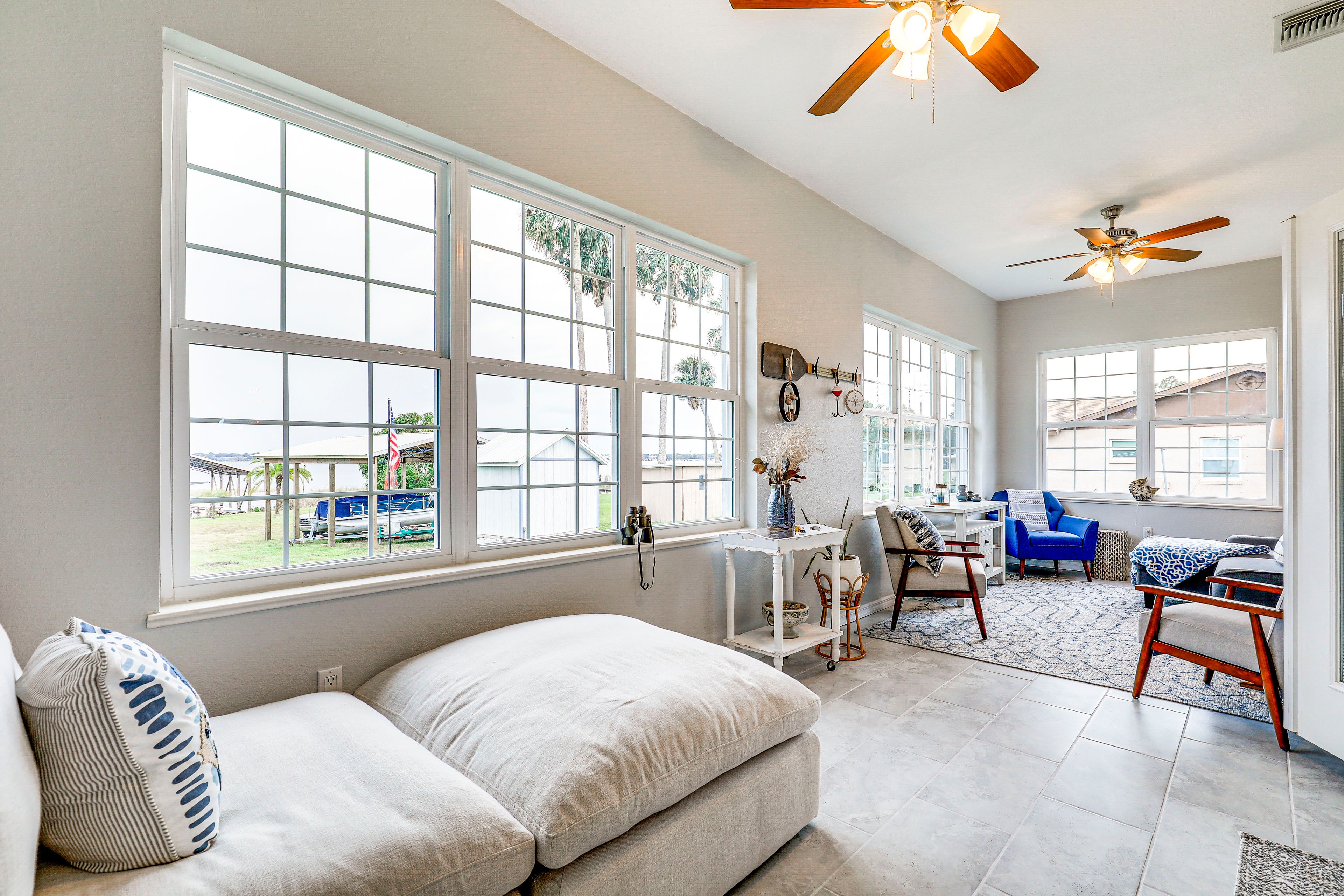 Sunroom | Full Sleeper Sofa