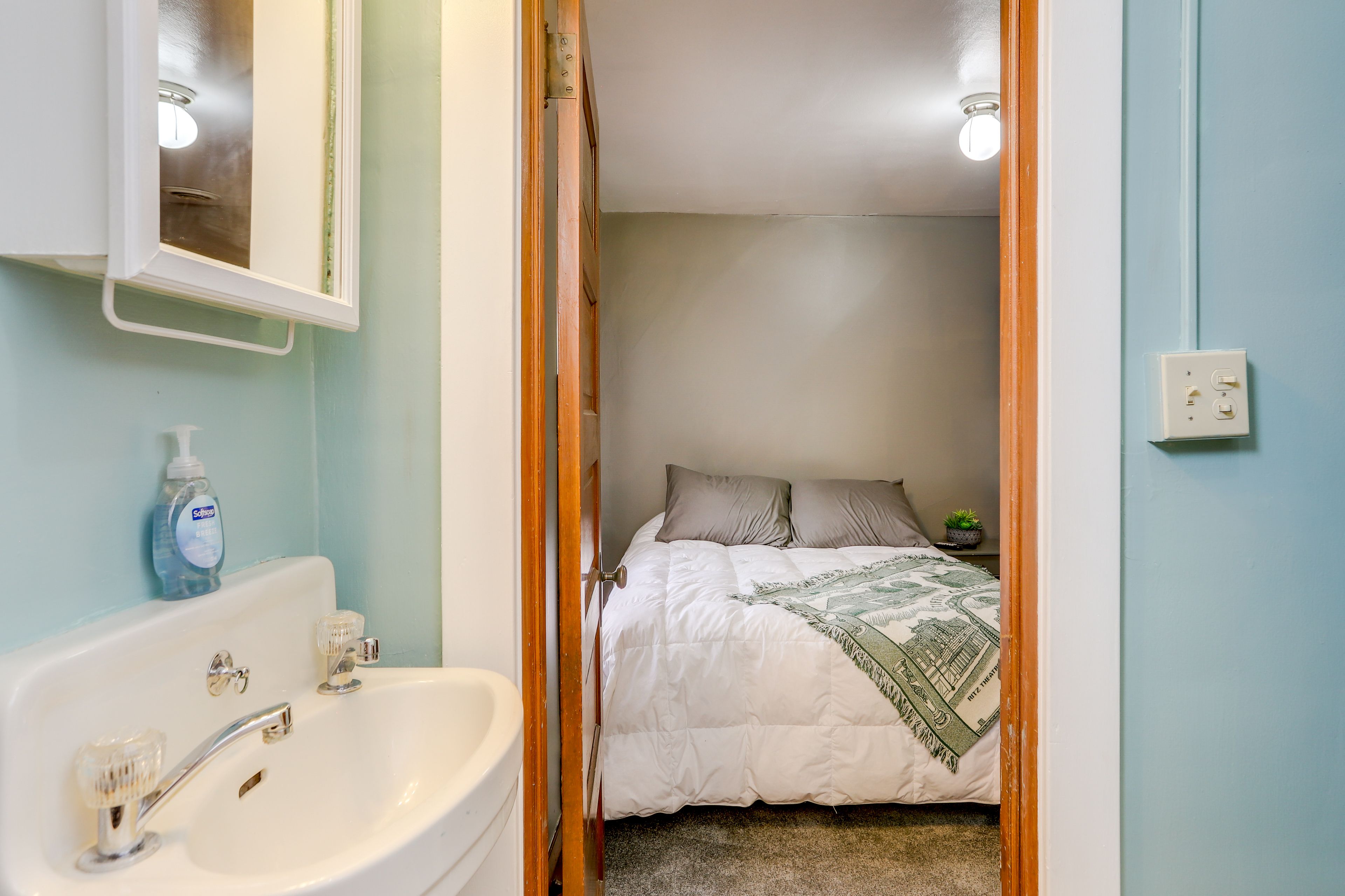 Full Bathroom