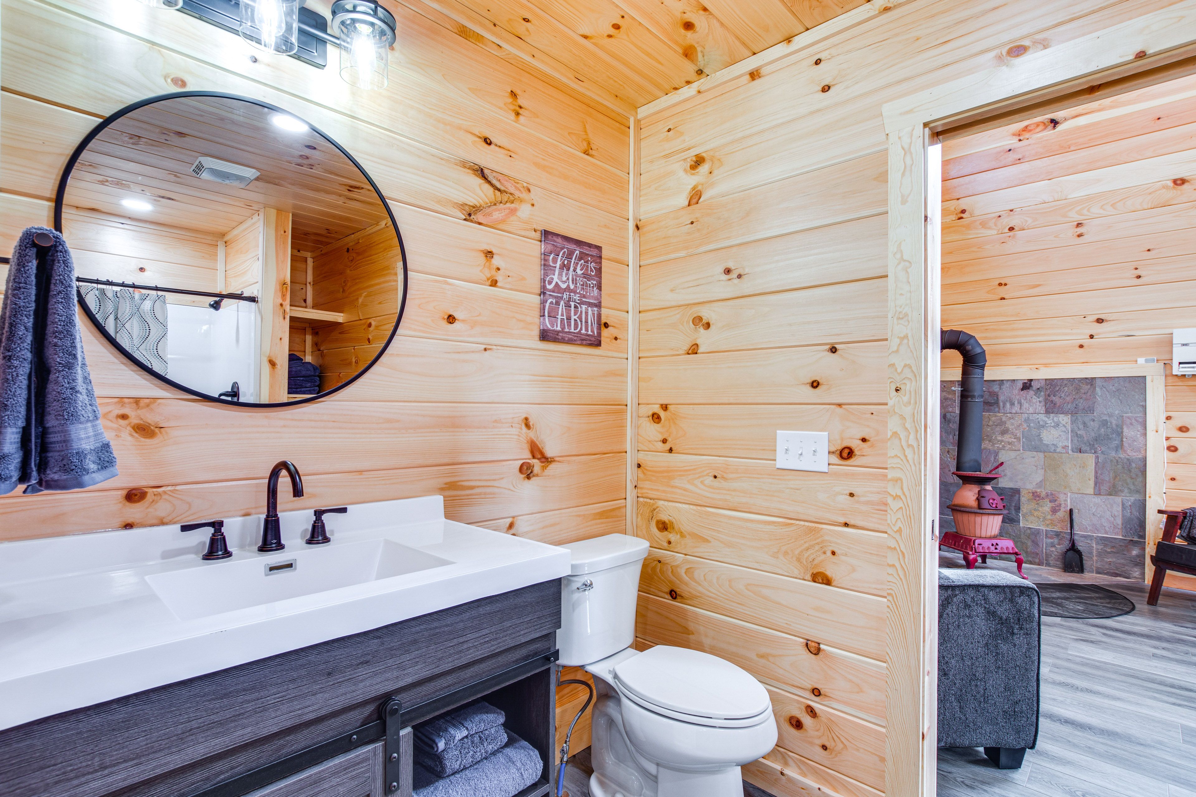 Full Bathroom | 1st Floor