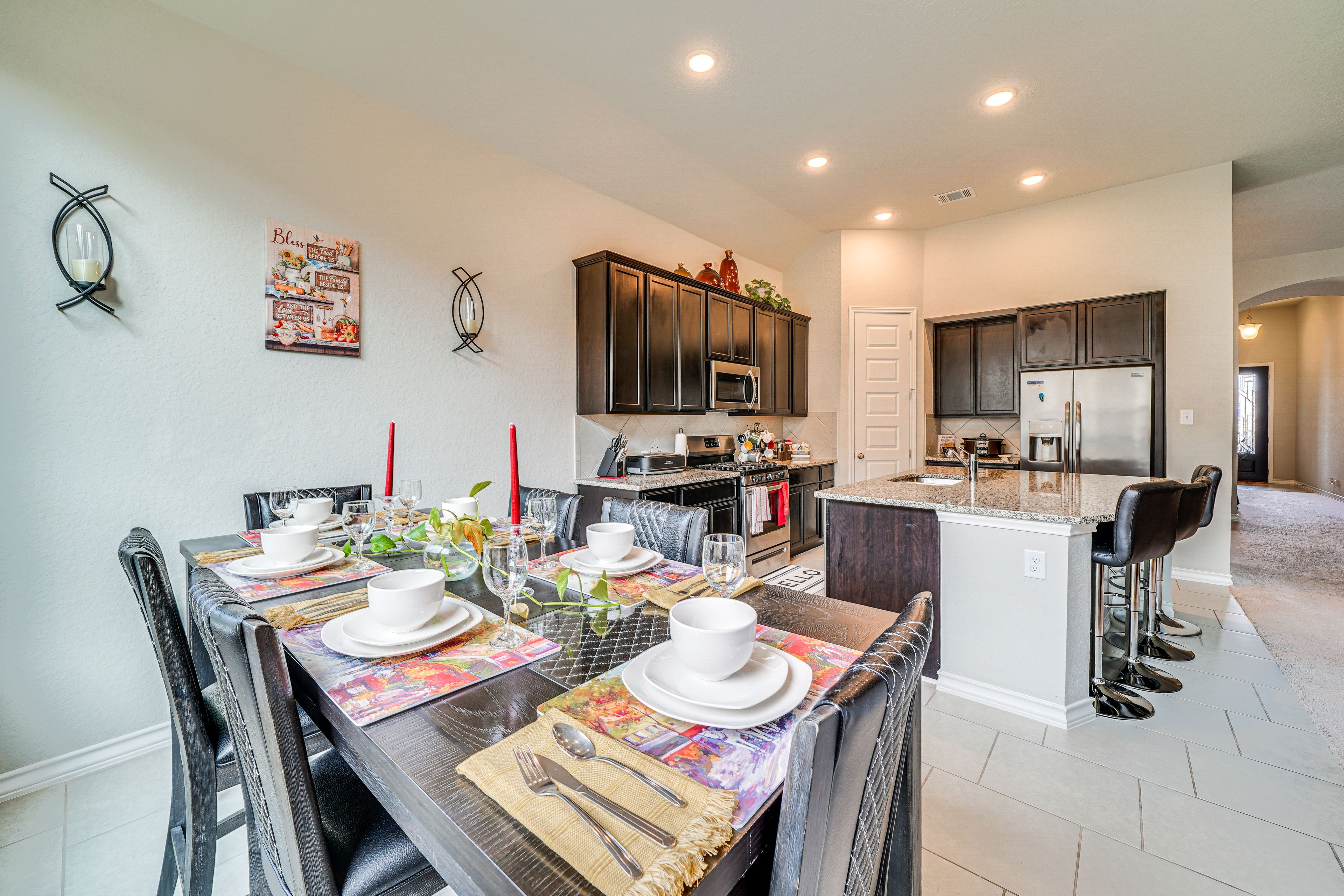Dining Area/Kitchen | Single-Story Home | Open Floor Plan | Free WiFi