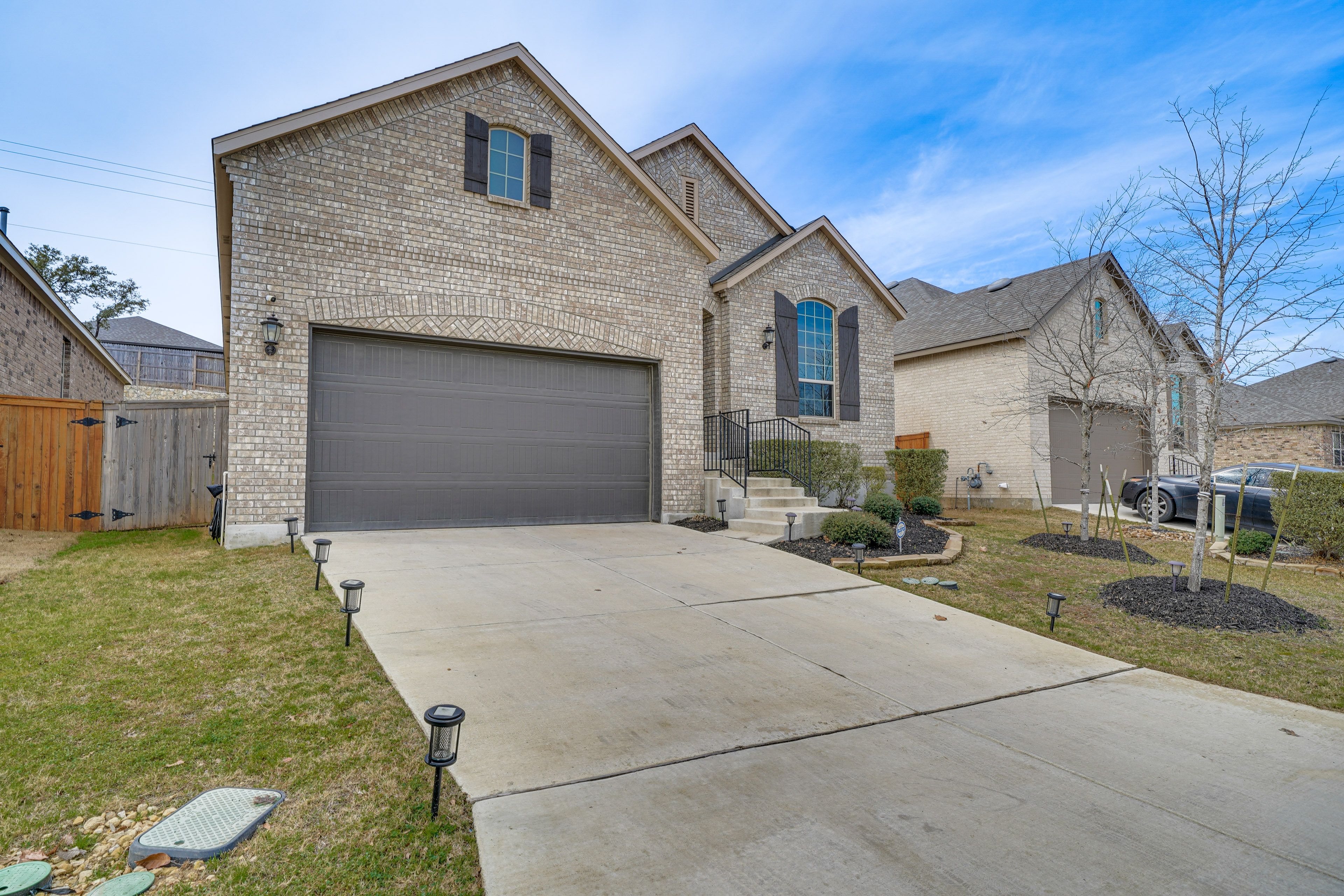Property Exterior | Free Street Parking