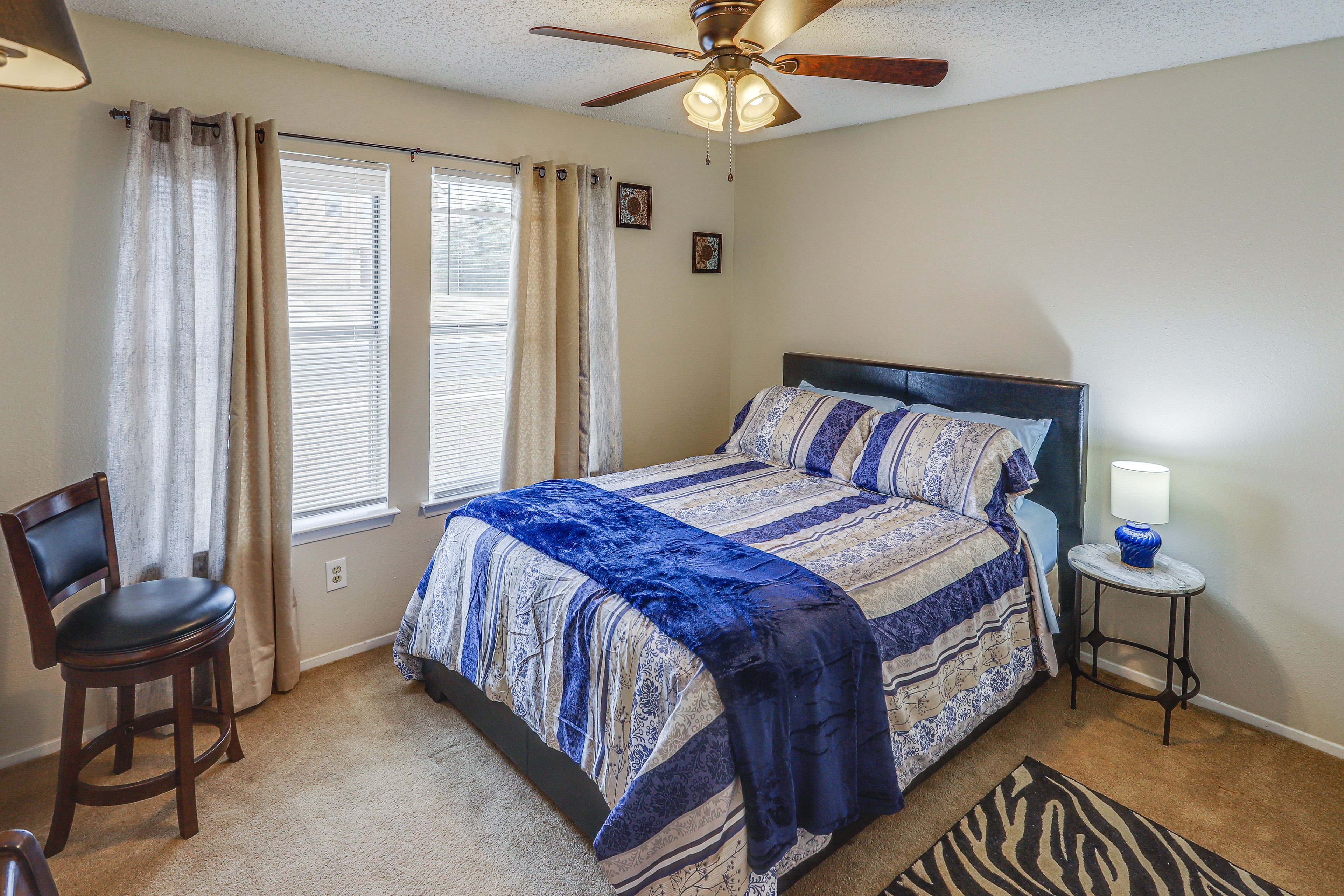 Bedroom 2 | Queen Bed