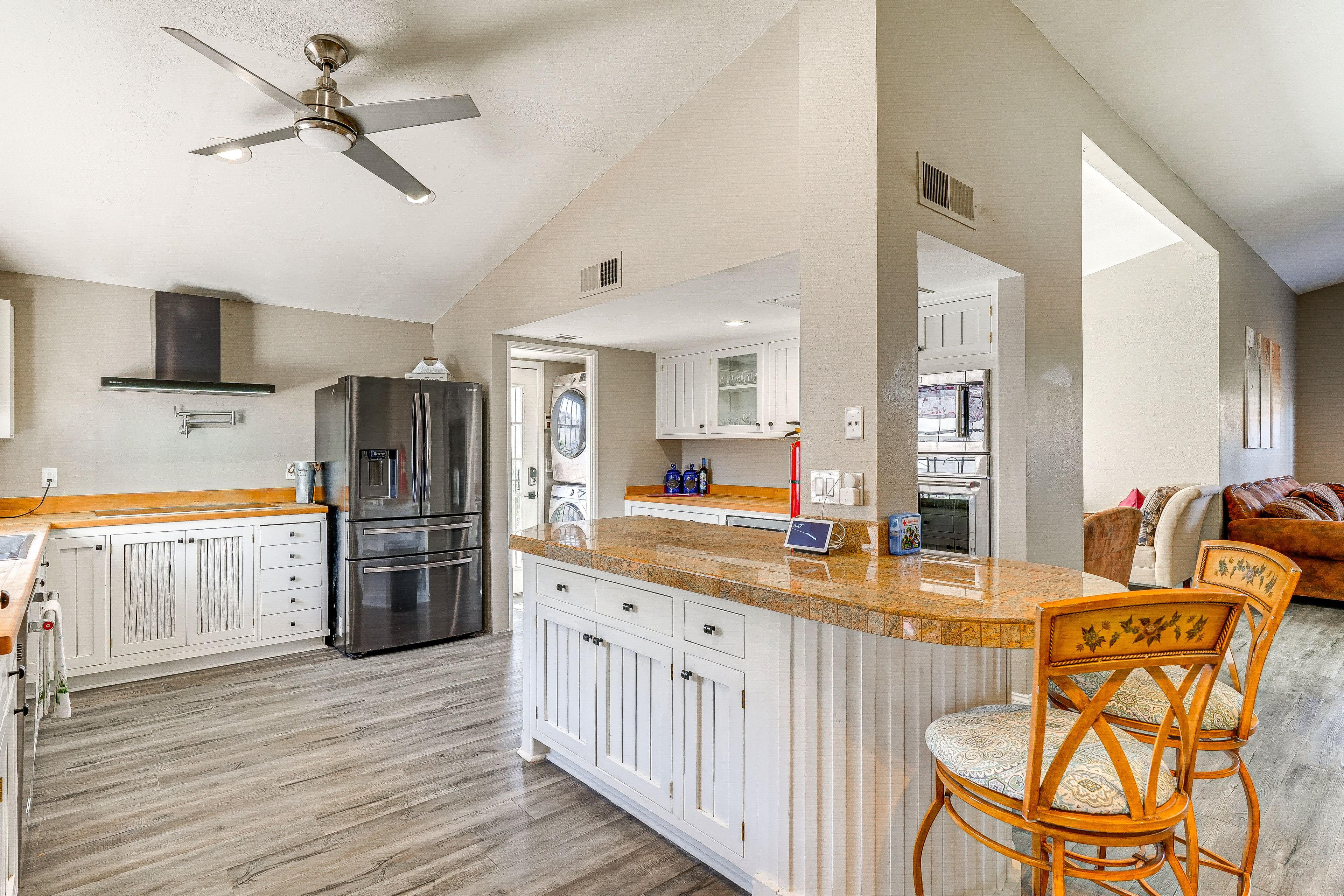 Kitchen | Stove | Dishwasher | Double Wall Oven