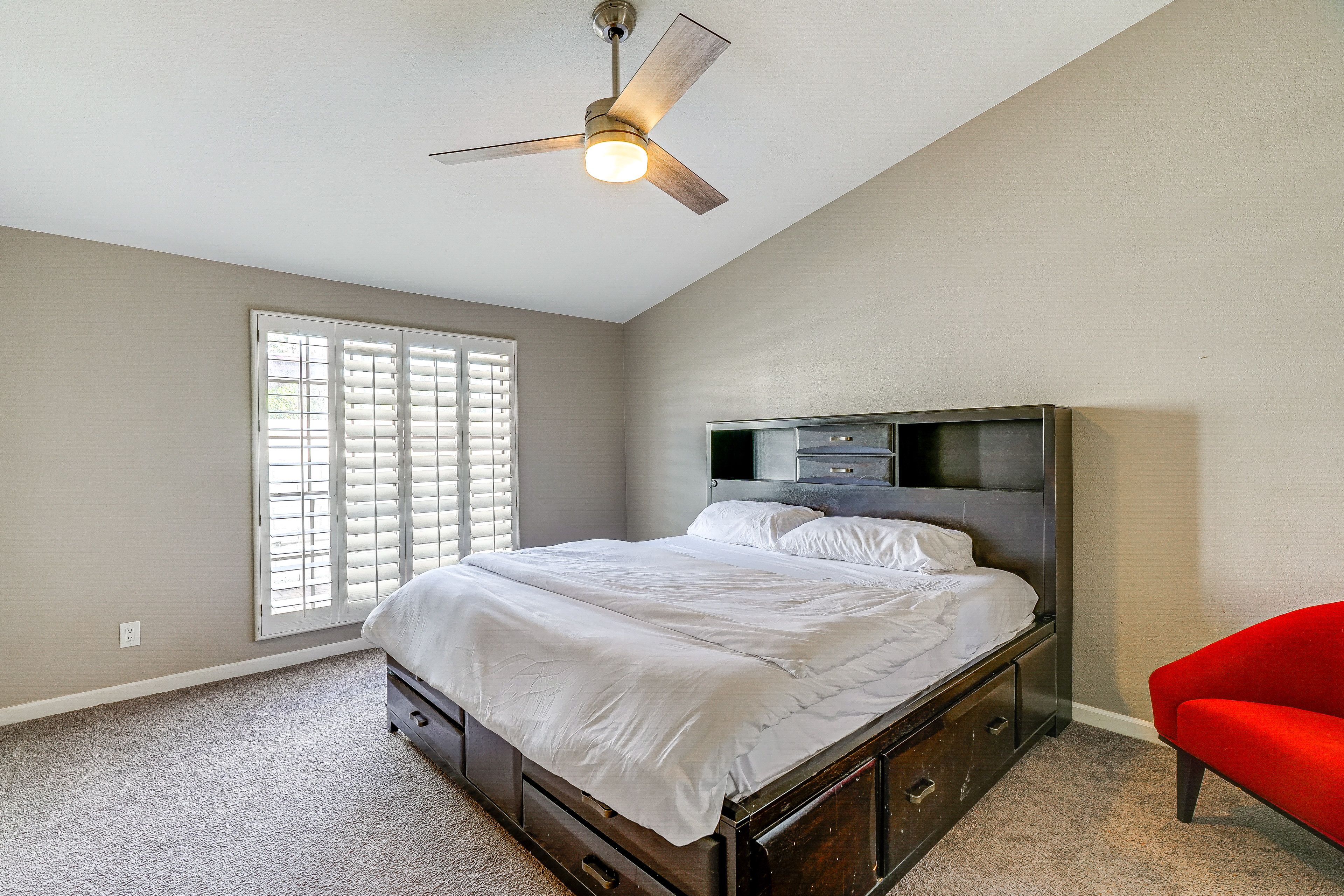Bedroom Suite | King Bed