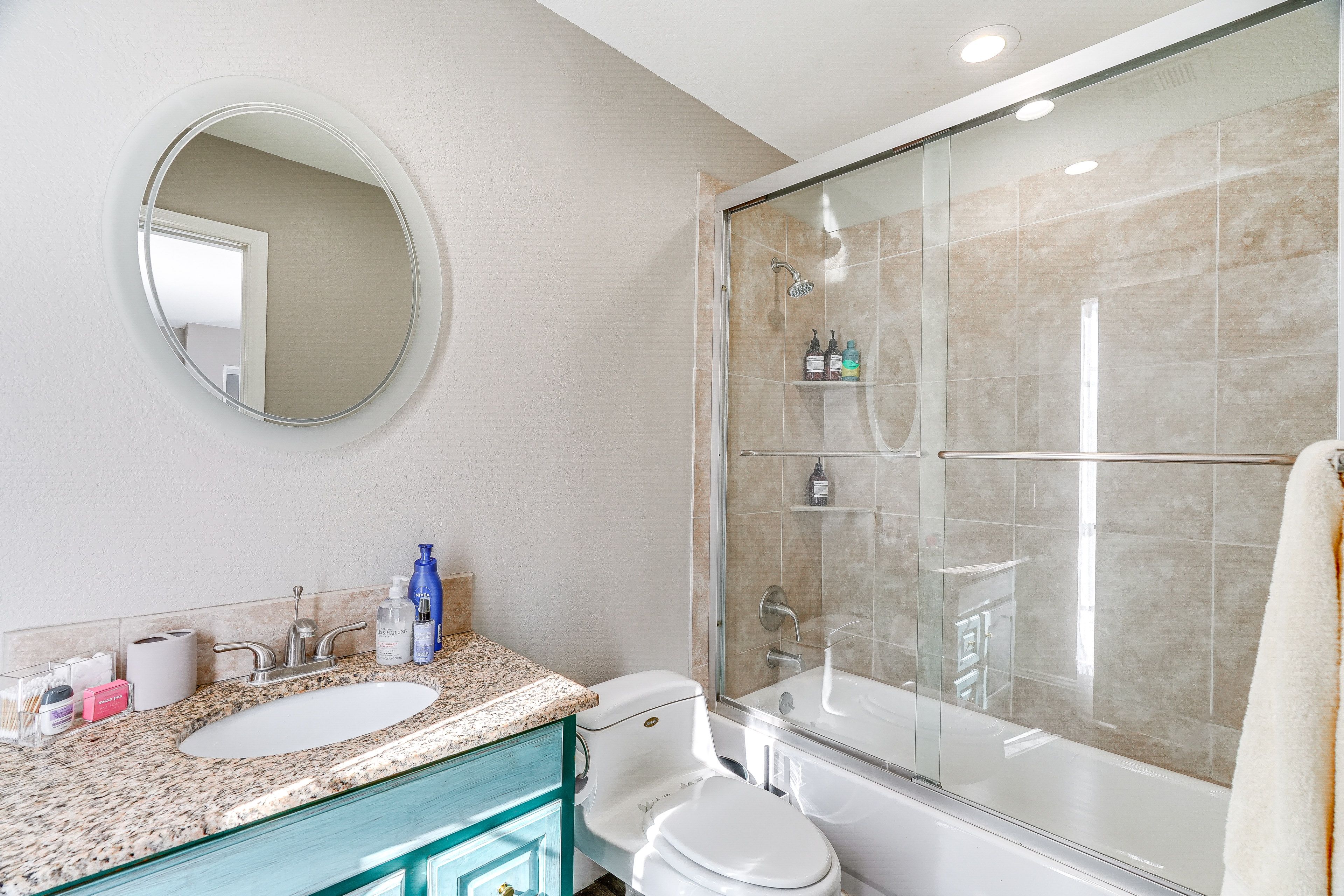 Full Bathroom