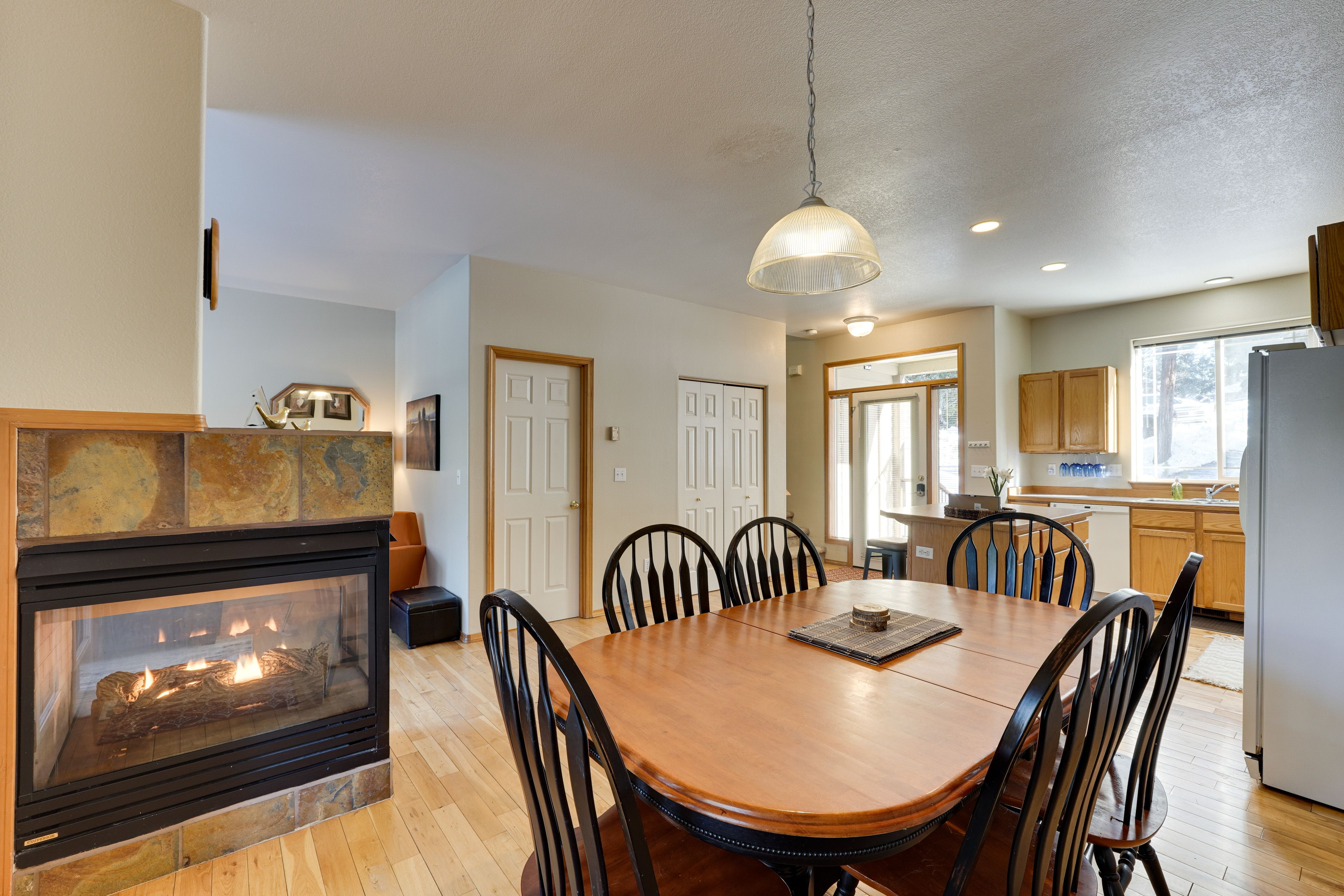 Dining Area | 1st Floor | Dishware/Flatware | Trash Bags/Paper Towels