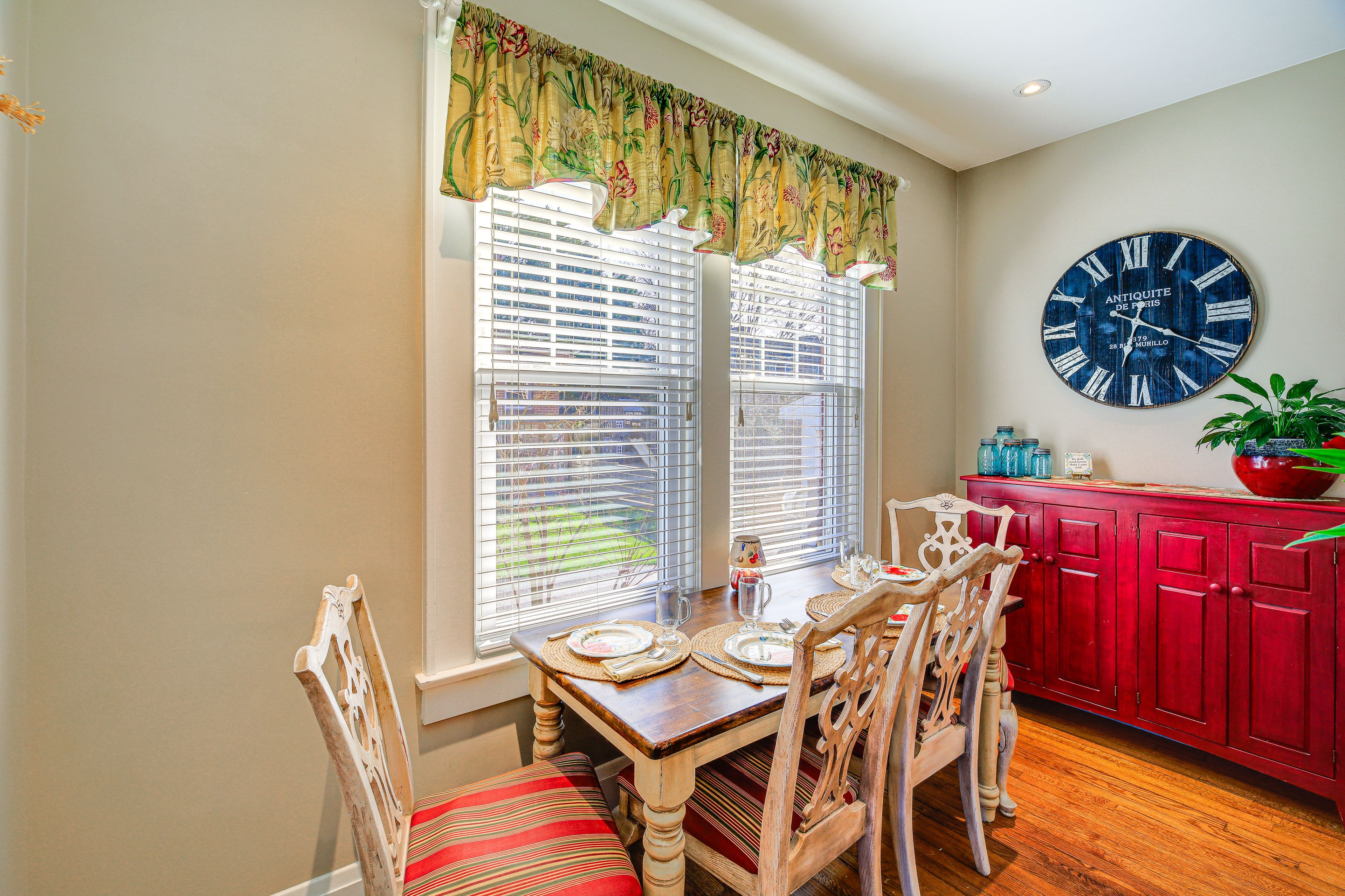 Dining Area | 1st Floor