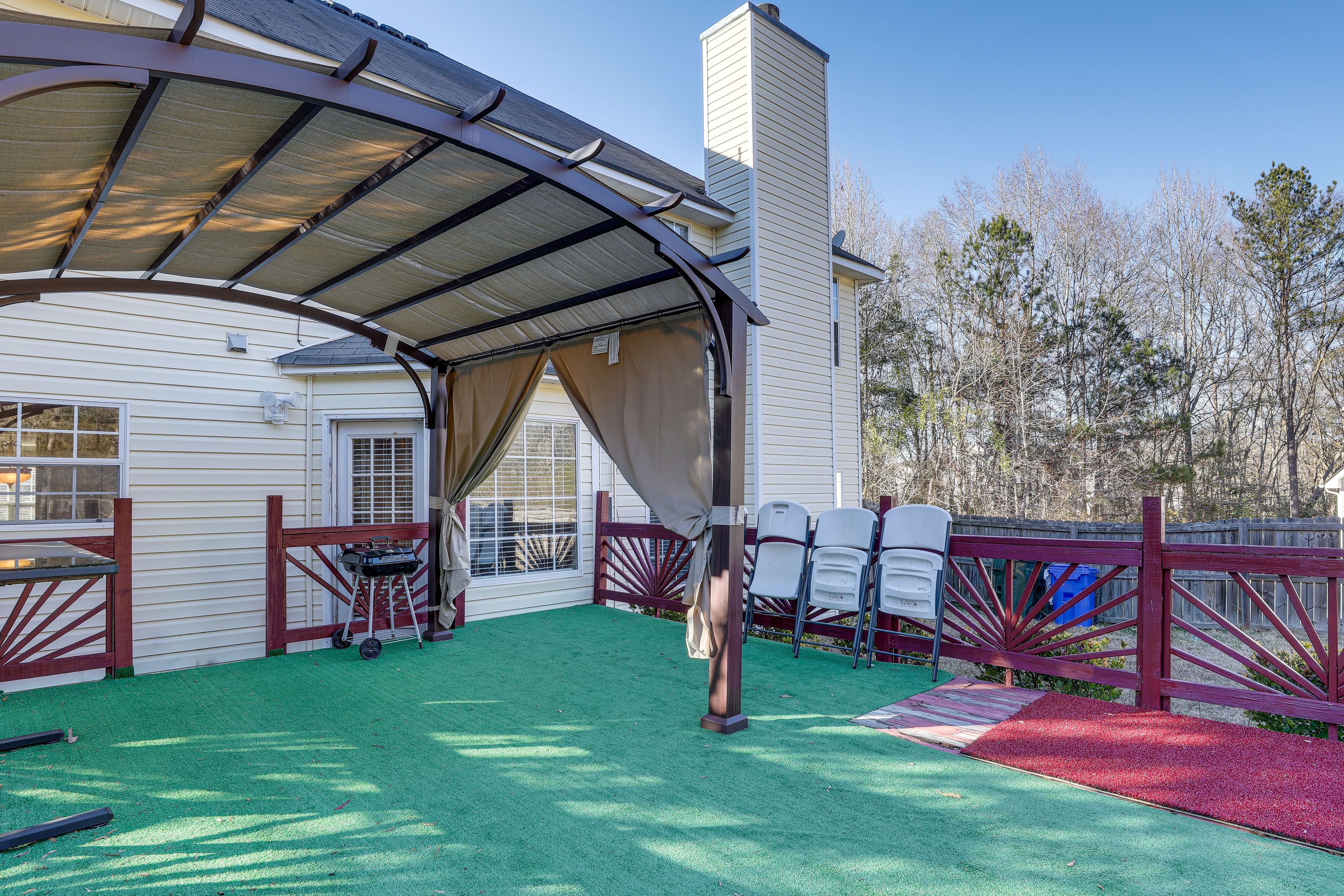 Deck | Charcoal Grill | Outdoor Seating