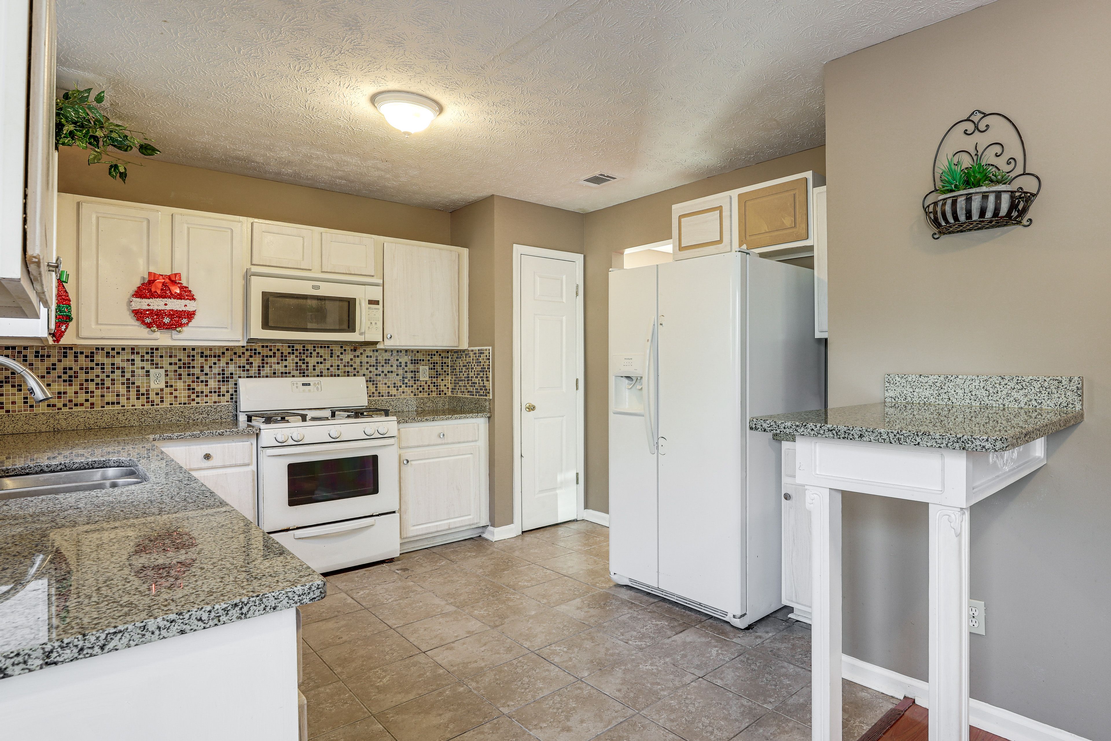 Kitchen | 1st Floor | Dishwasher | Cooking Basics | Microwave