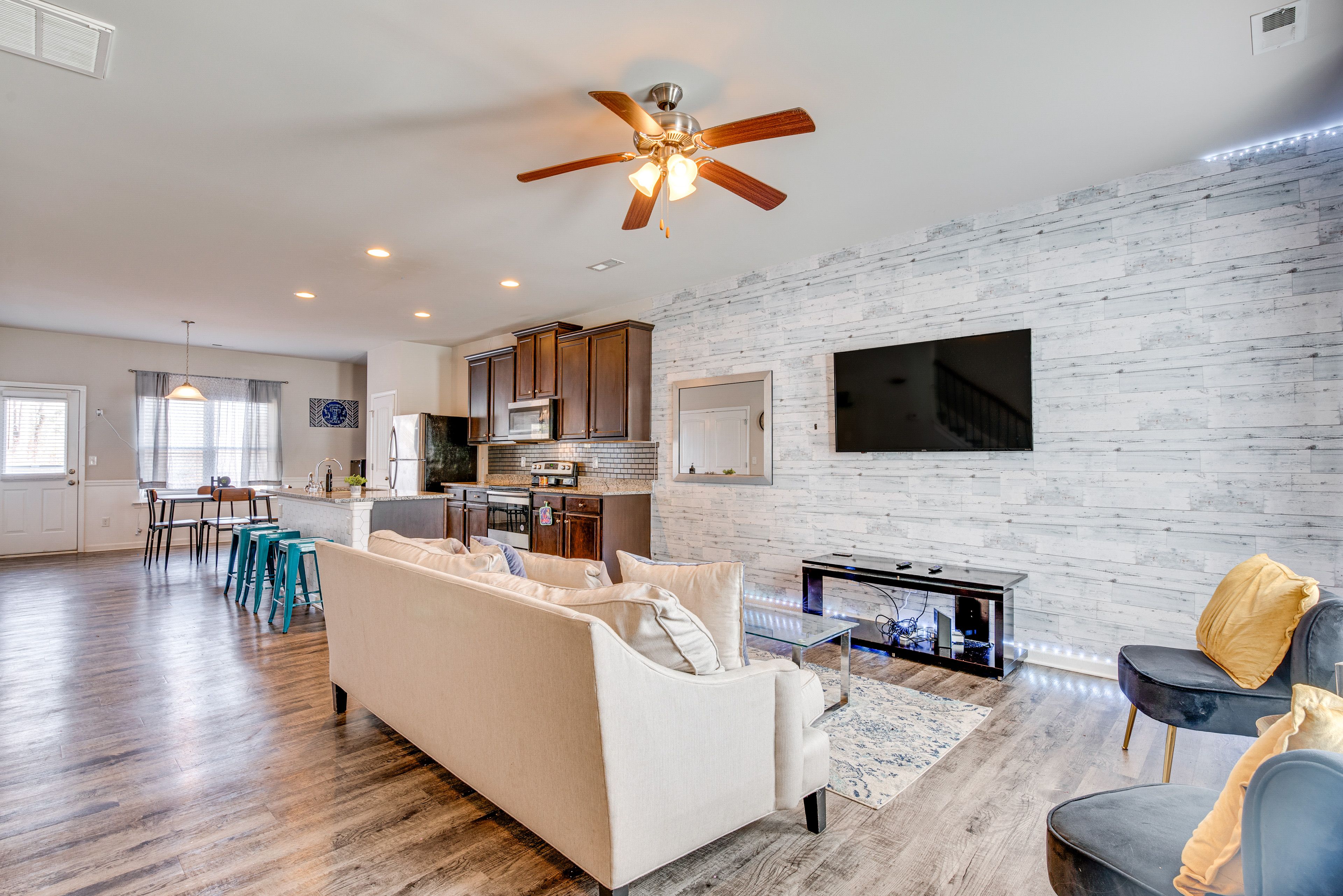 Union City Vacation Rental | 3BR | 2.5BA | 1,500 Sq Ft | Step-Free Entry