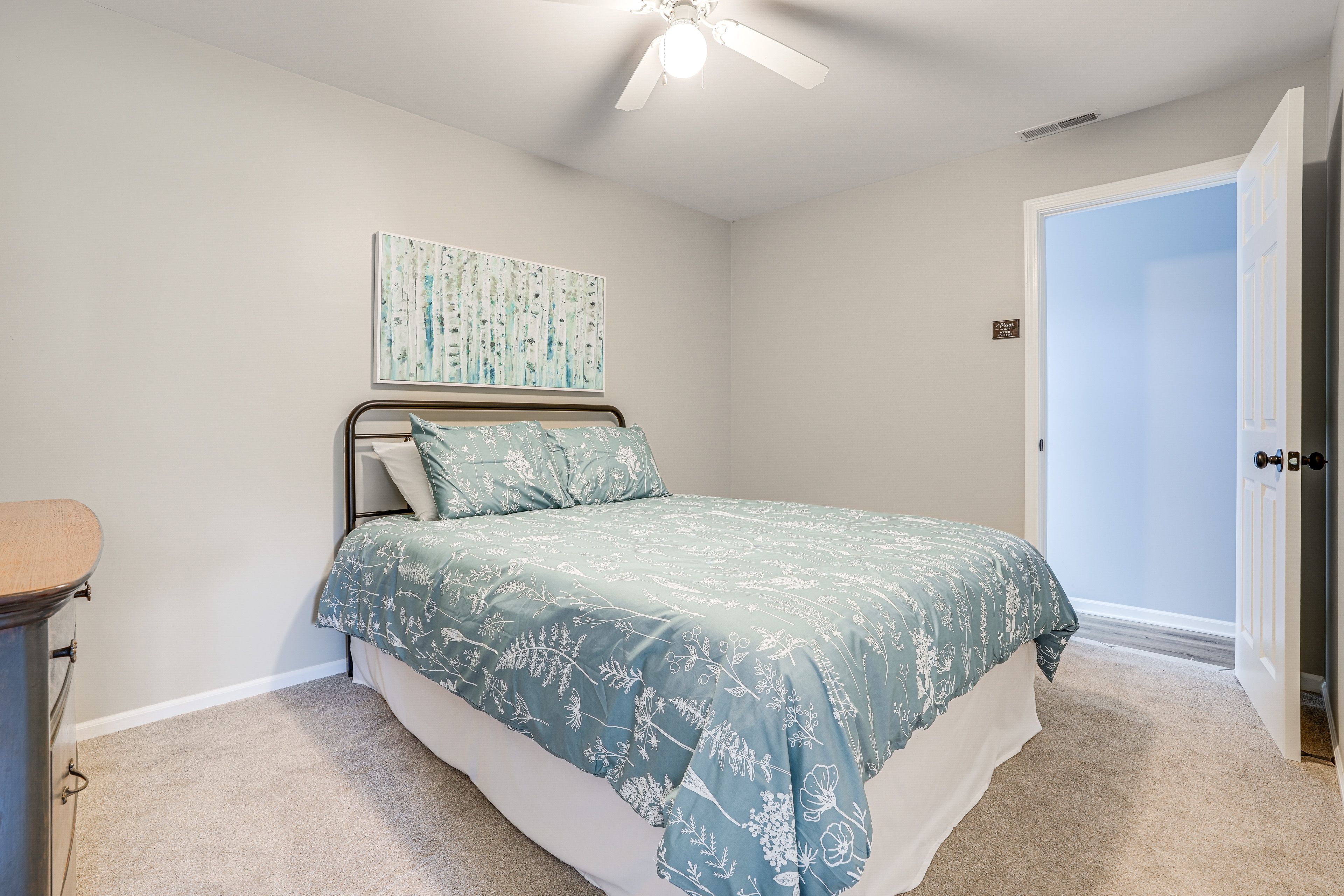 Bedroom 2 | Queen Bed