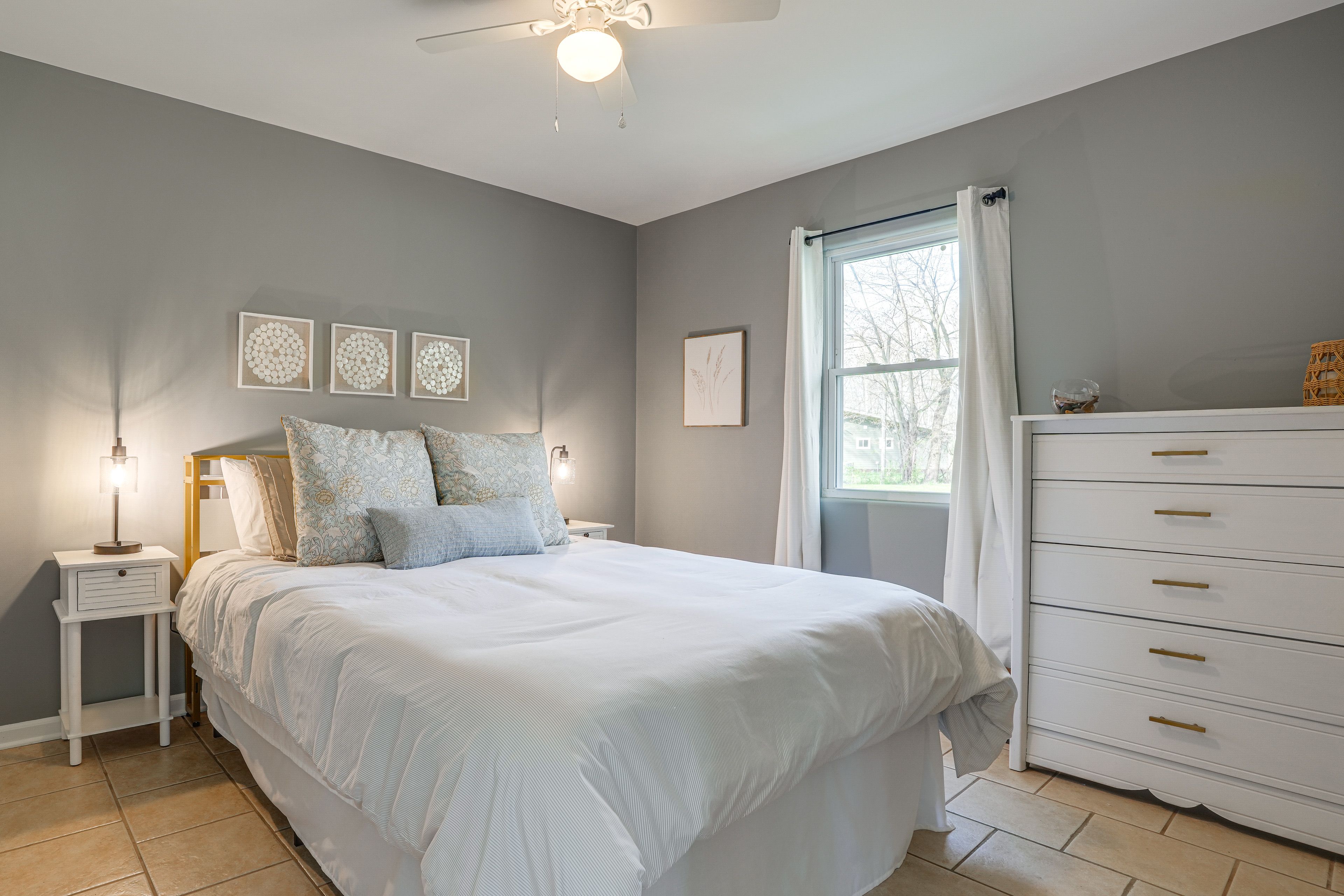 Bedroom 1 | Queen Bed | Linens Provided