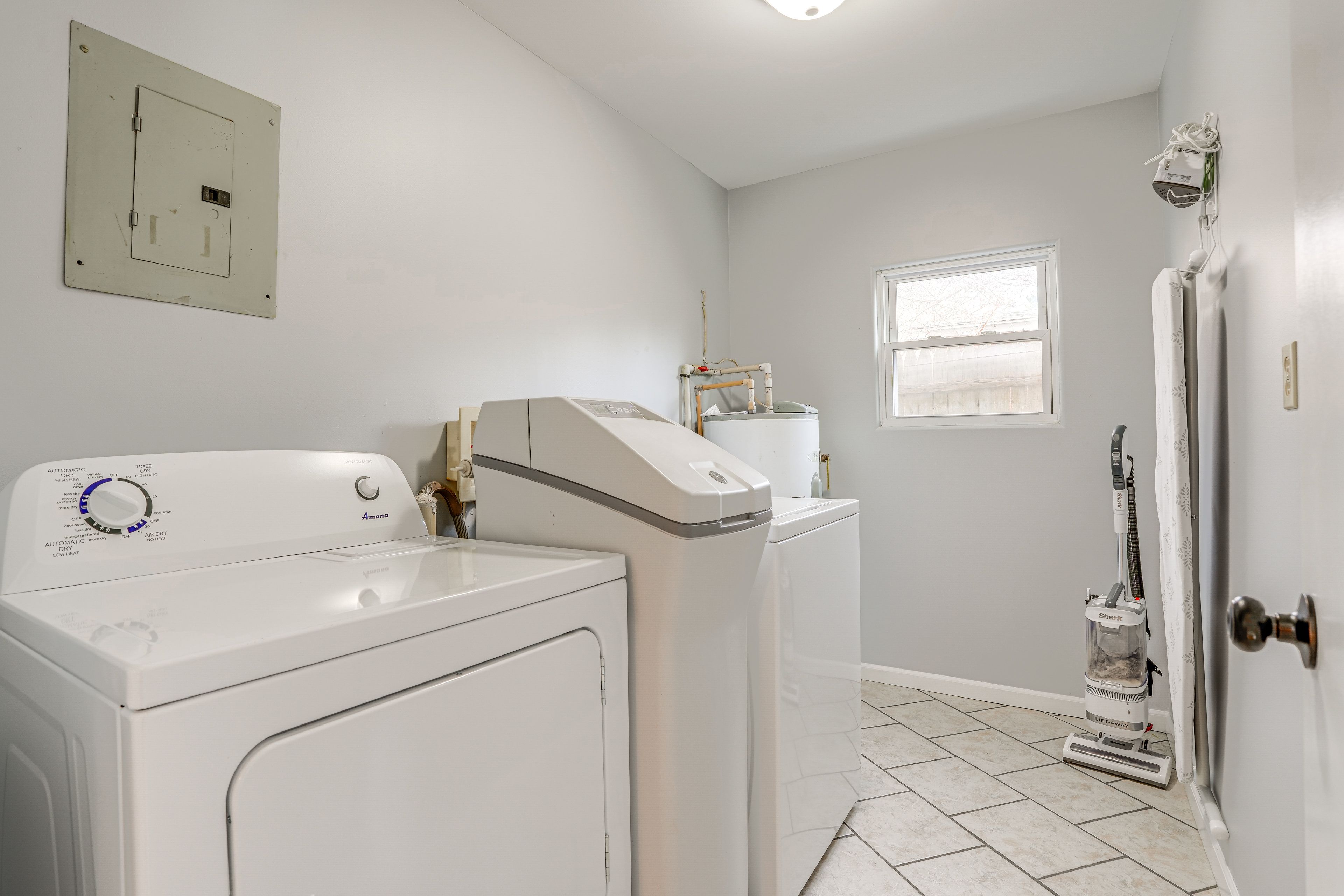 Laundry Room | Washer & Dryer
