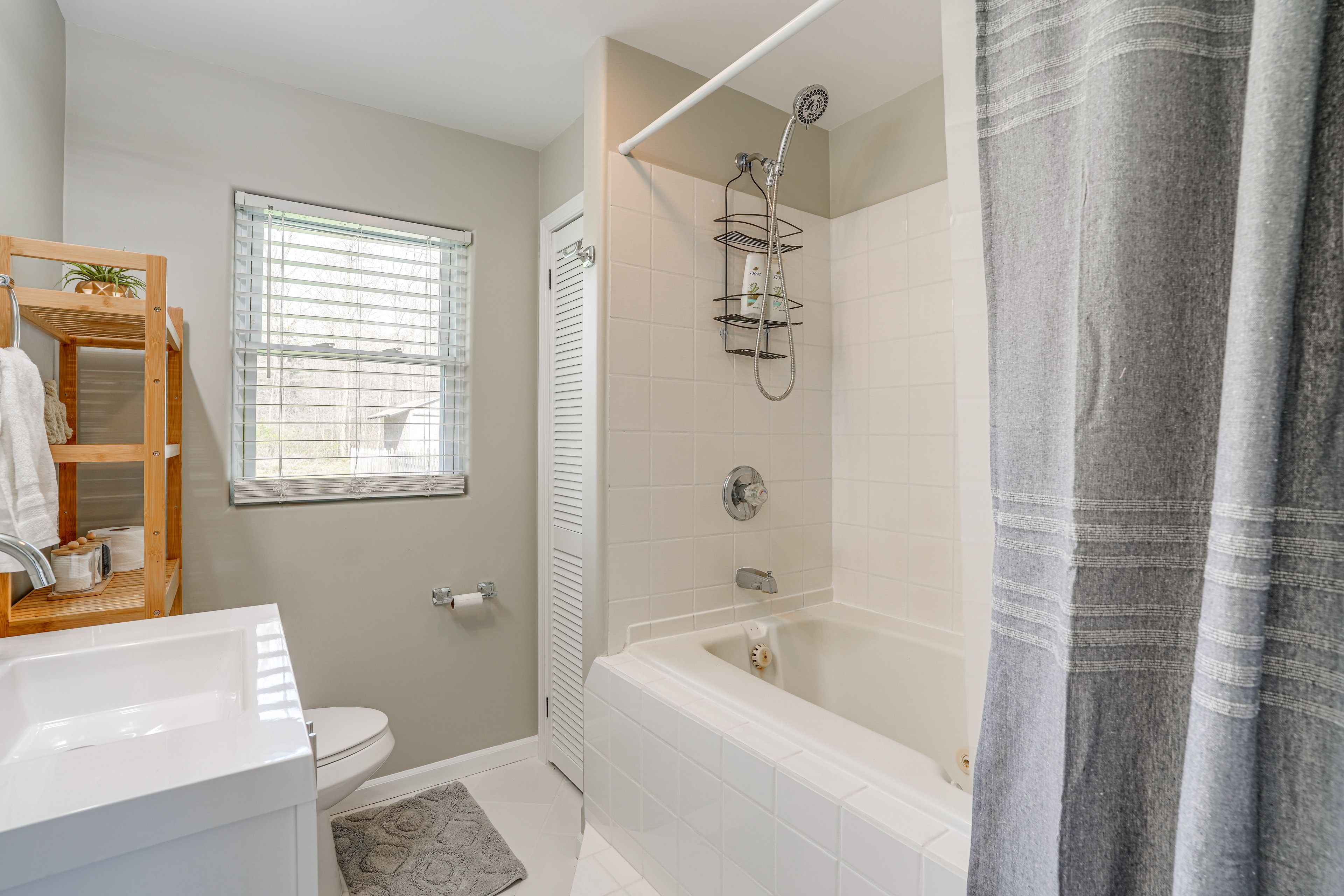 Full Bathroom | Towels Provided | Complimentary Toiletries | Hair Dryer