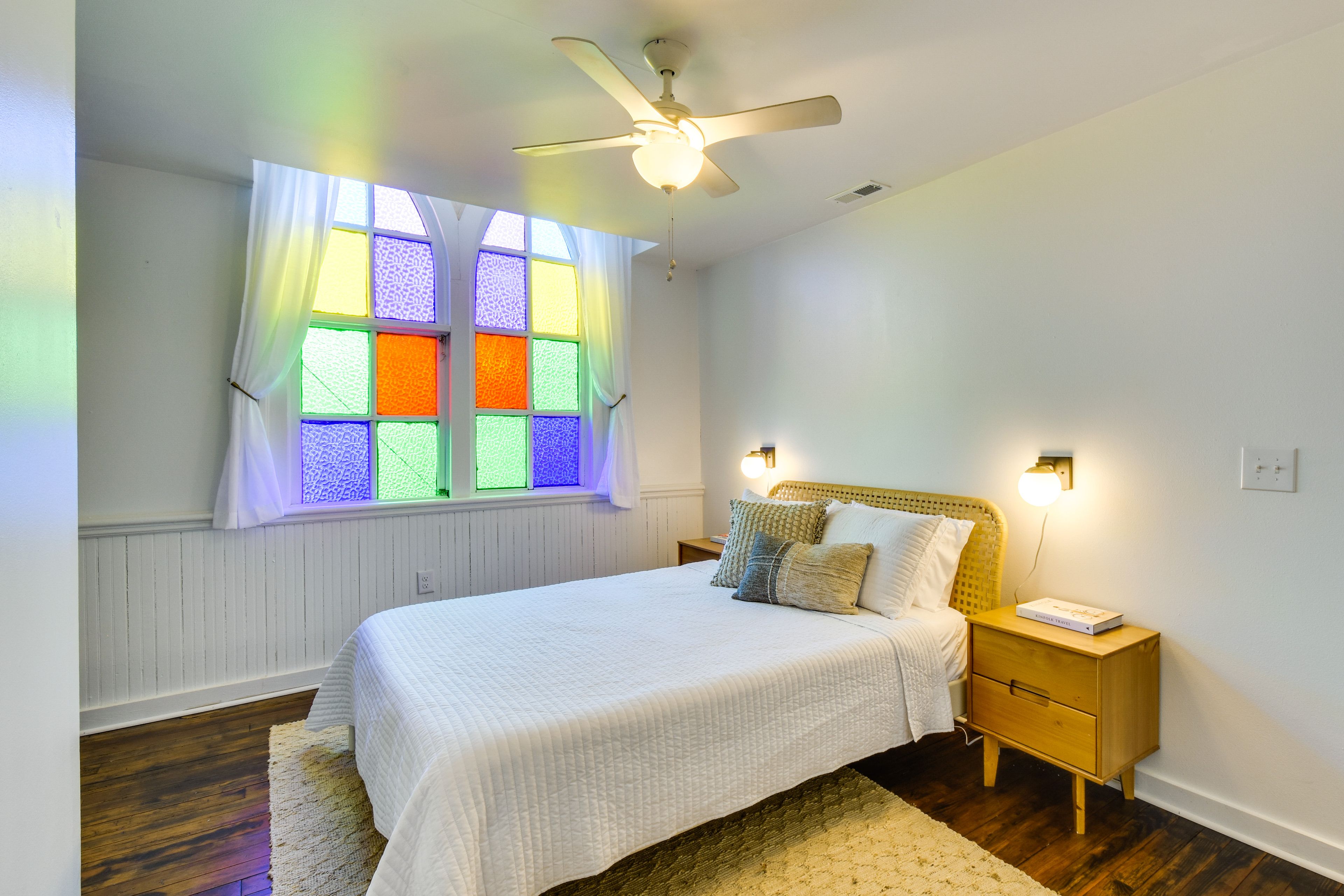 Bedroom 2 | Queen Bed | Smart TV