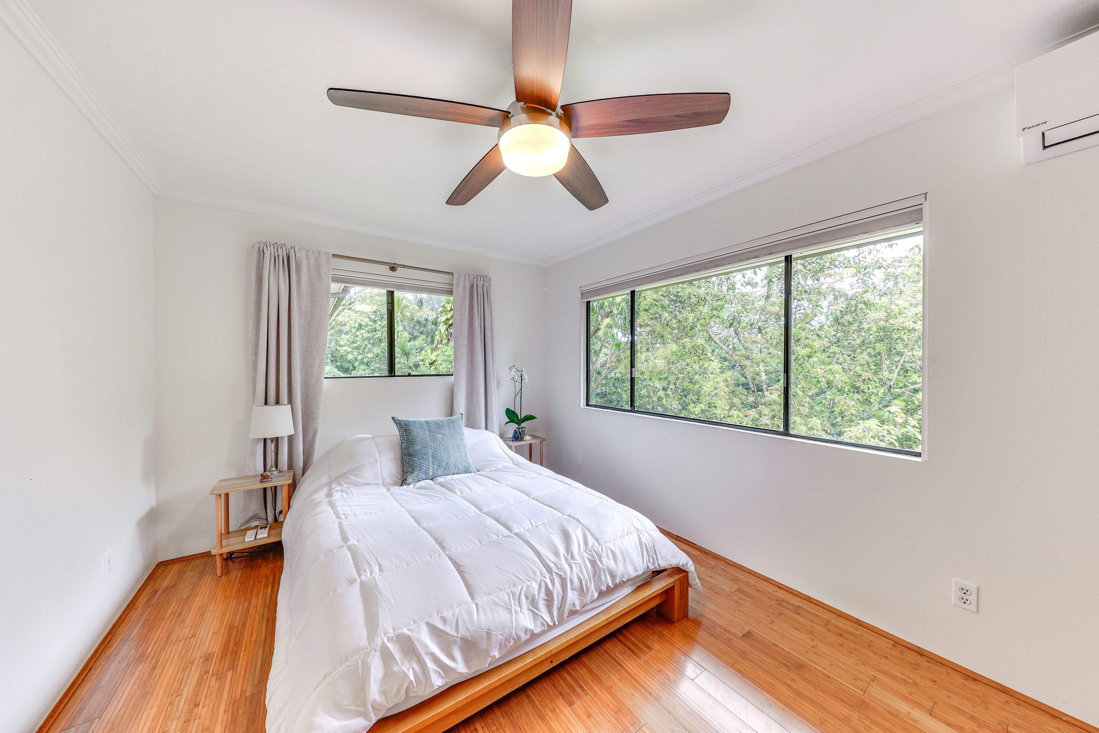 Bedroom 1 | Queen Bed | Linens Provided | 2nd Floor | Avocado Green Mattress