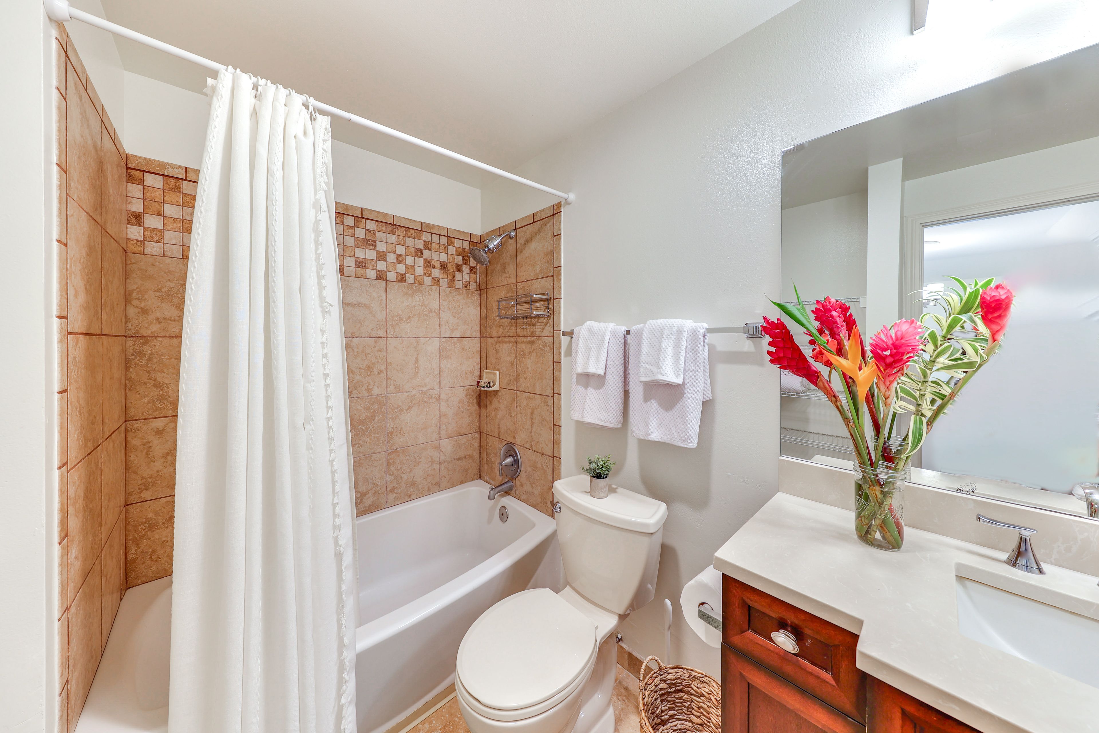 Full Bathroom | 2nd Floor