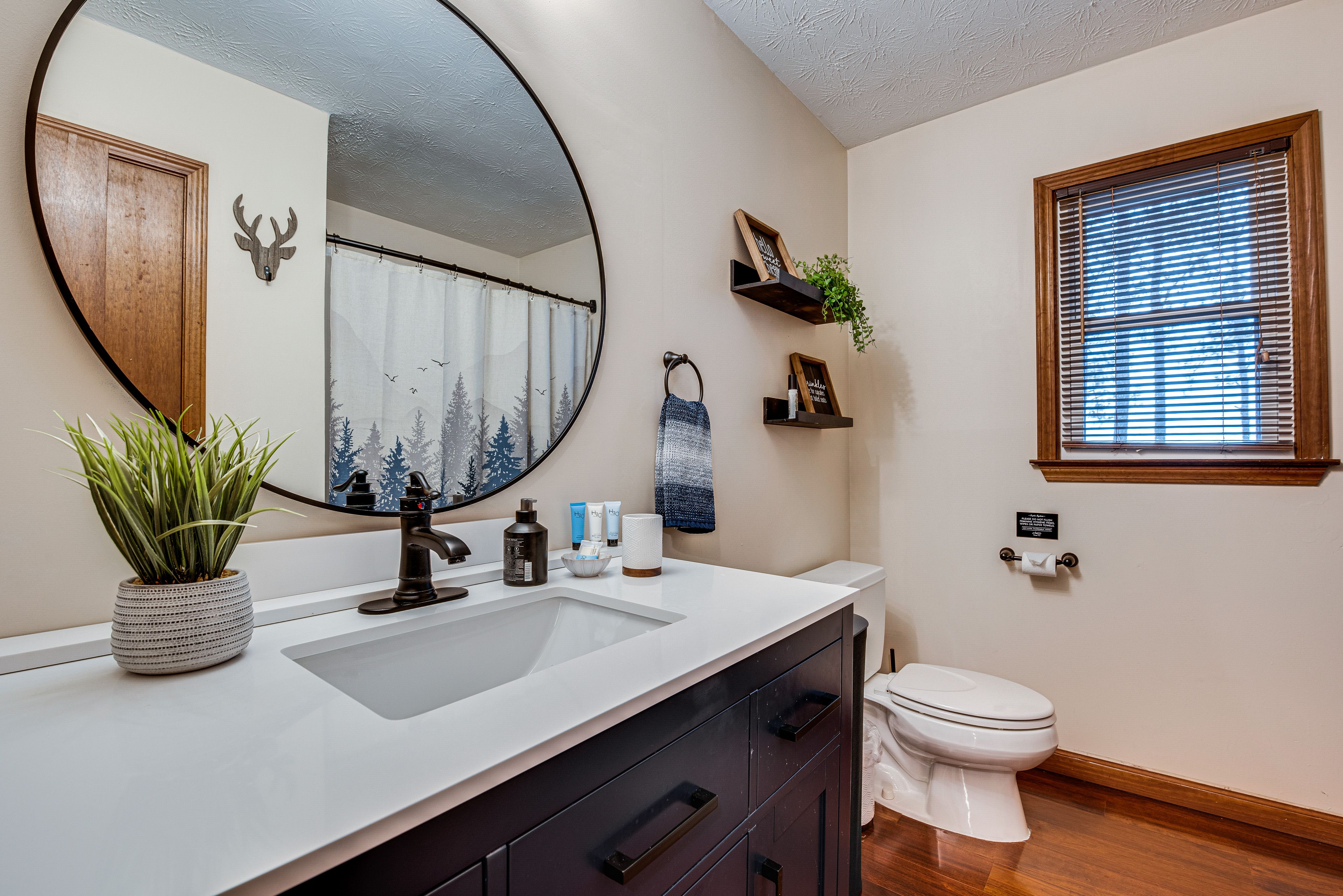 Full Bathroom | 2nd Floor