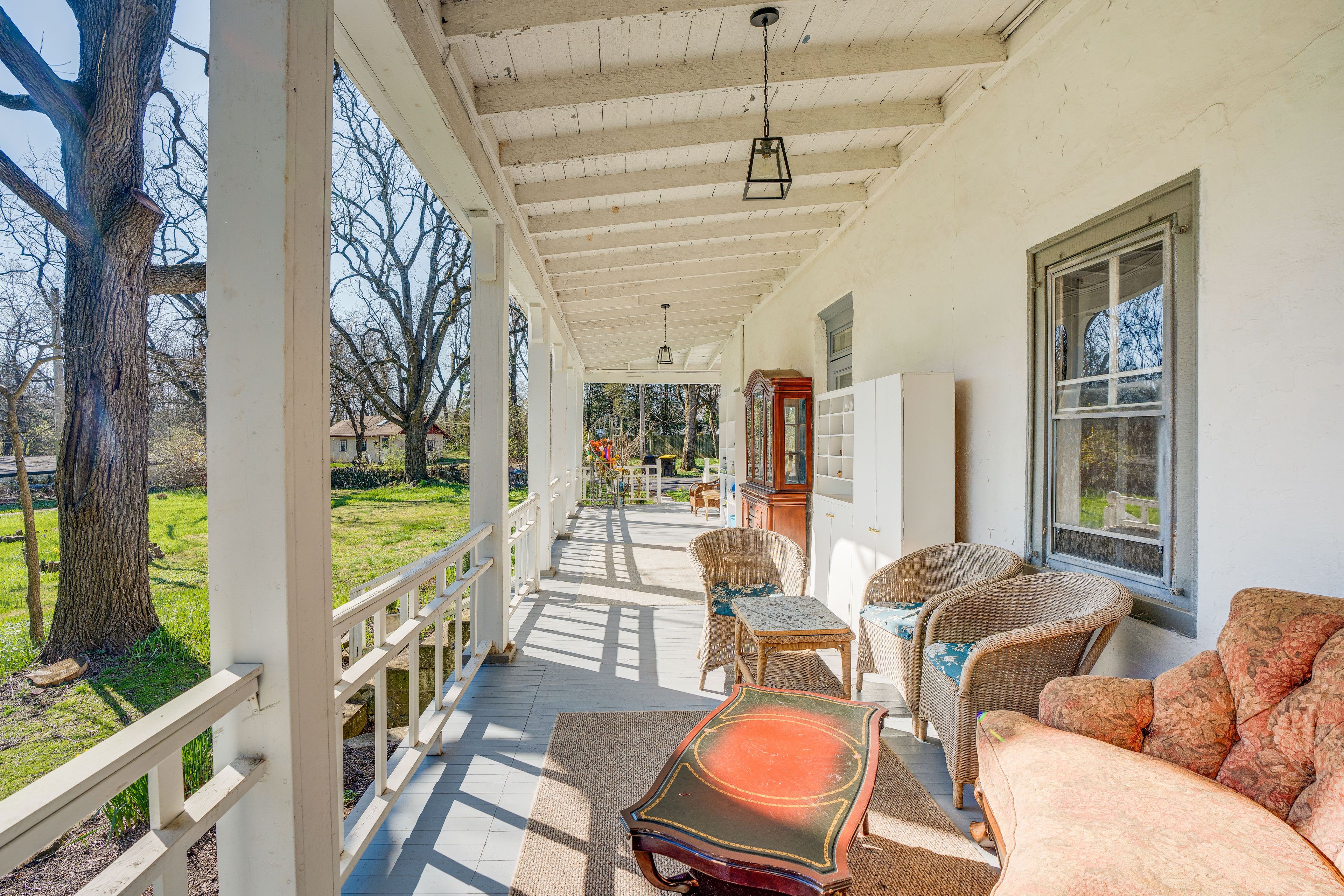 Furnished Porch