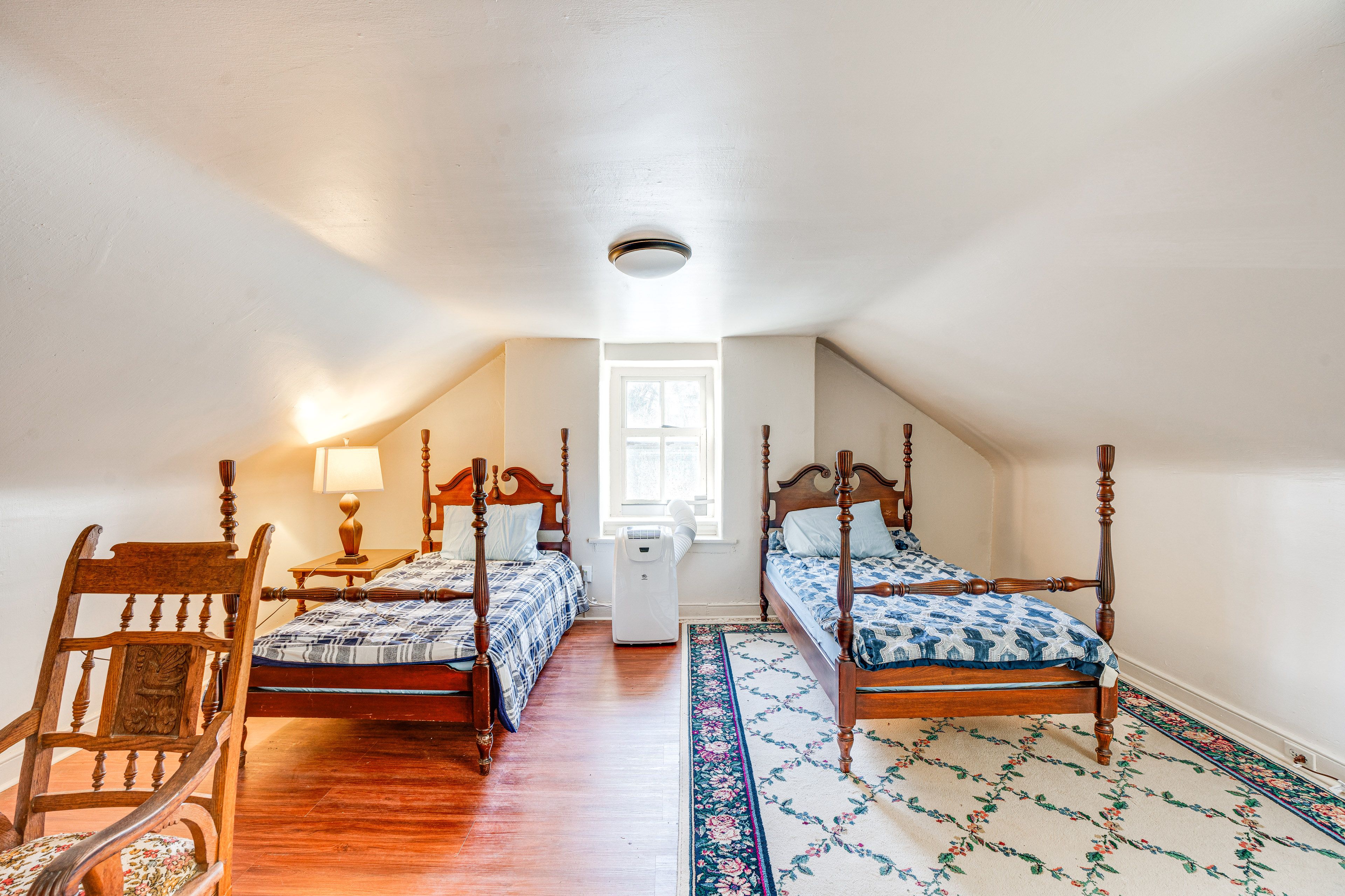 Bedroom 6 | 3rd Floor | 2 Twin Beds
