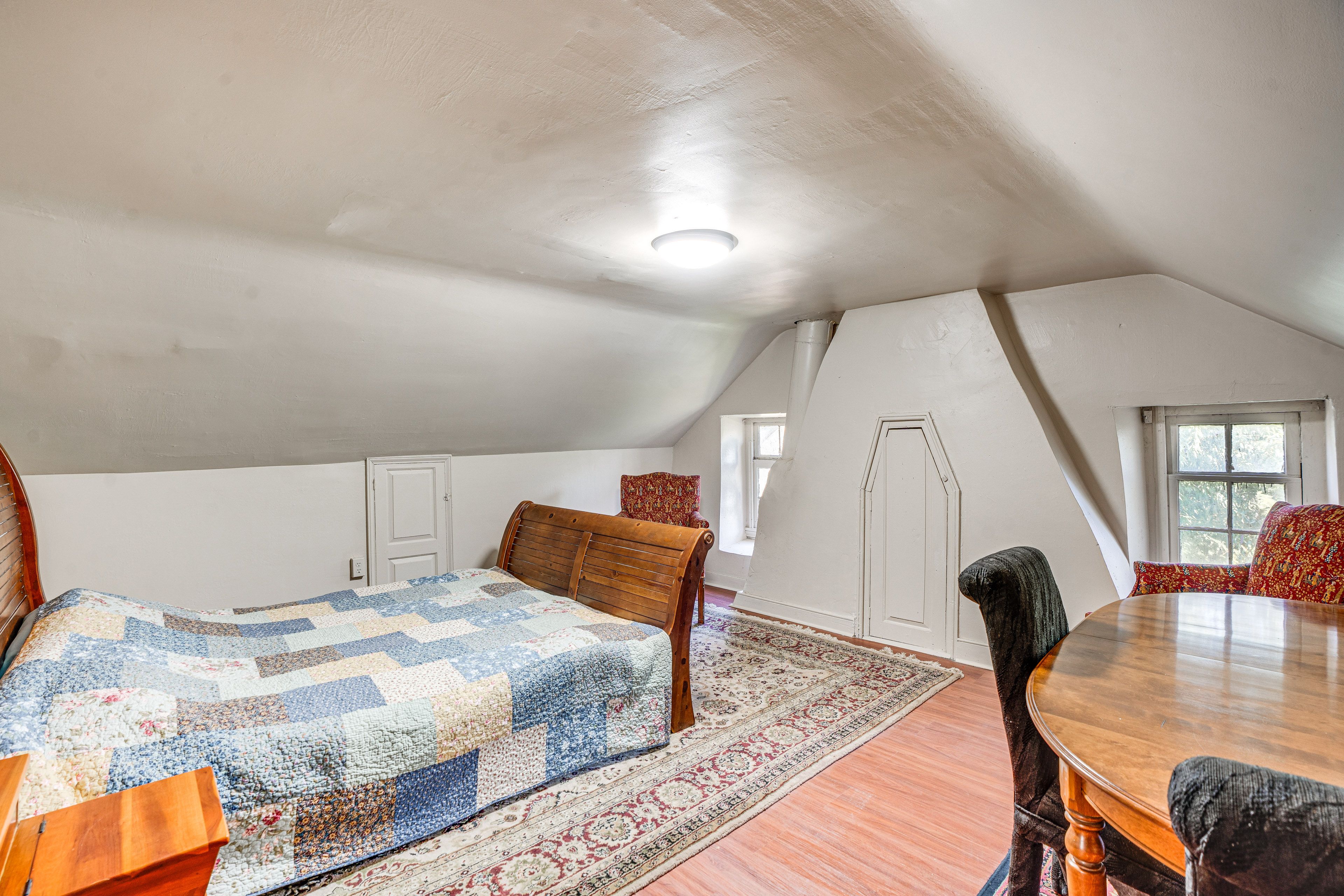 Bedroom 5 | 3rd Floor | Queen Bed