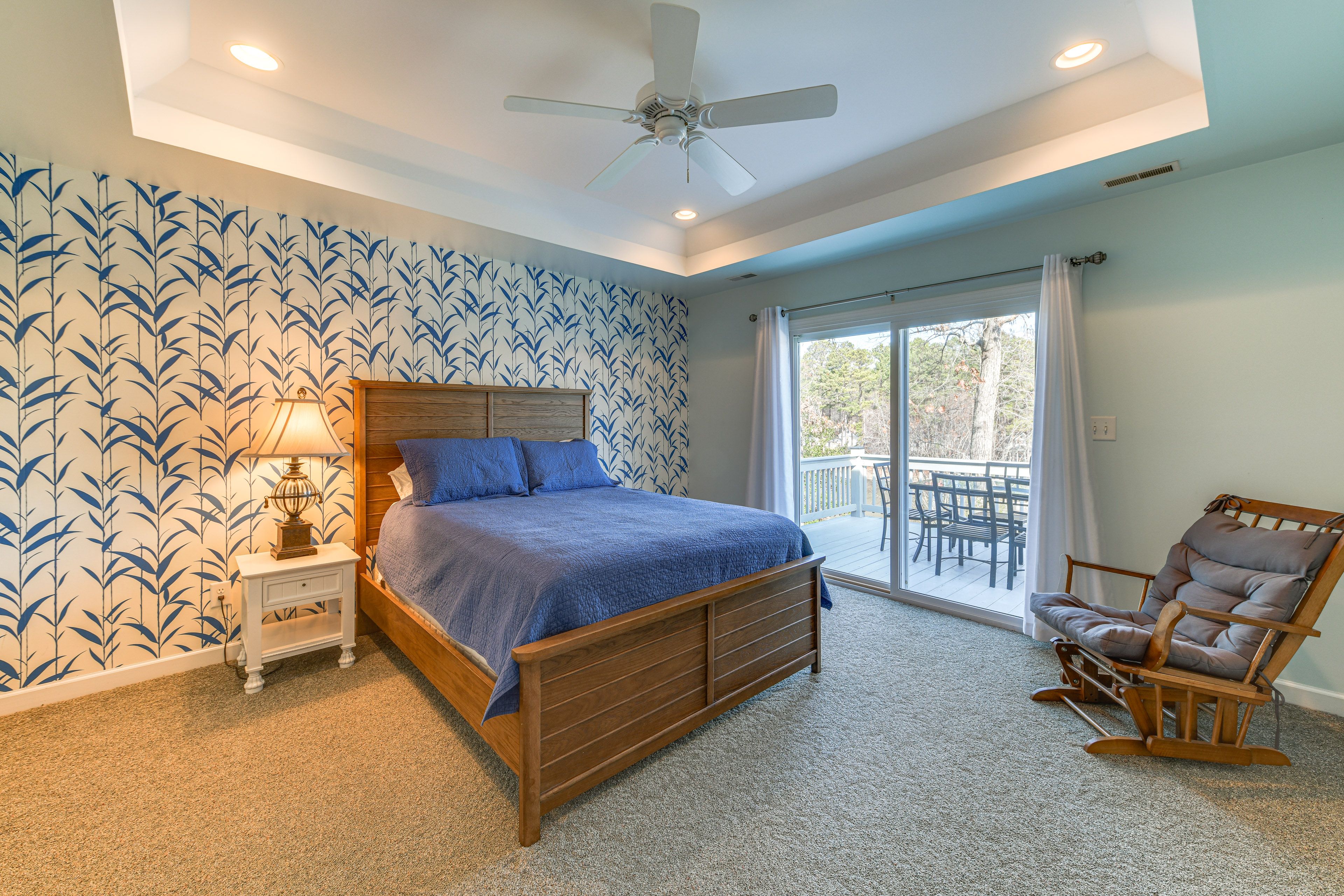 Bedroom 1 | Queen Bed | Linens Provided | En-Suite Bathroom | Upper Level