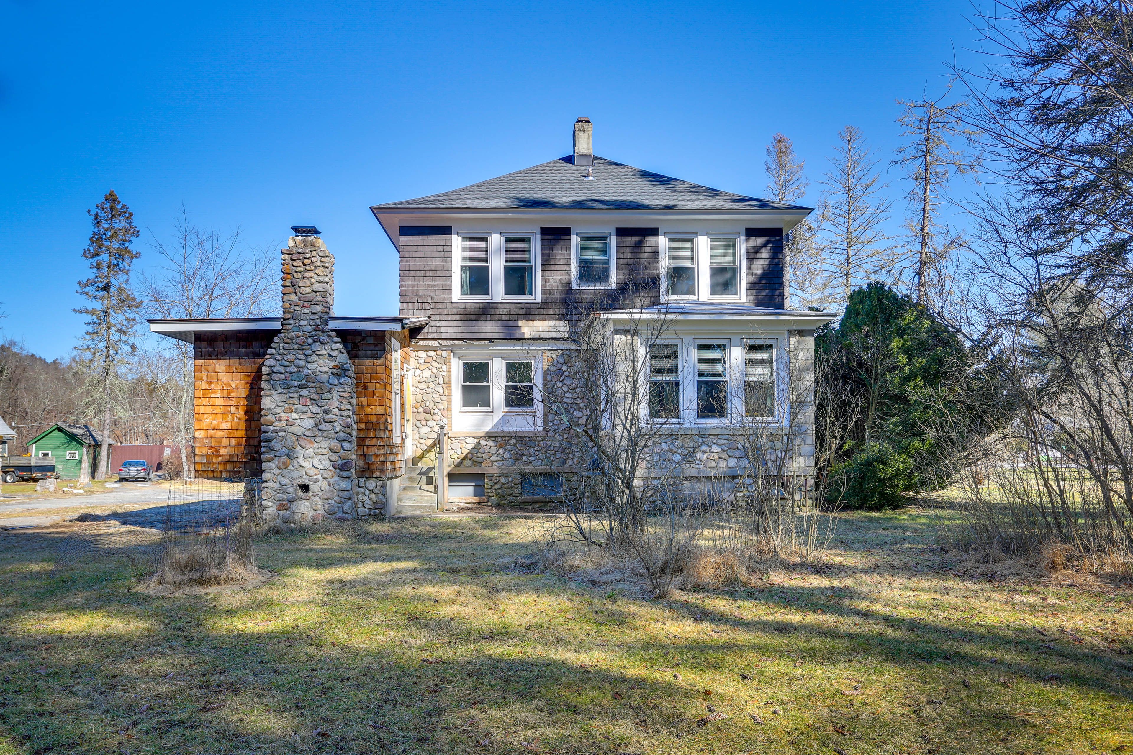 Exterior | Backyard | Fire Pit