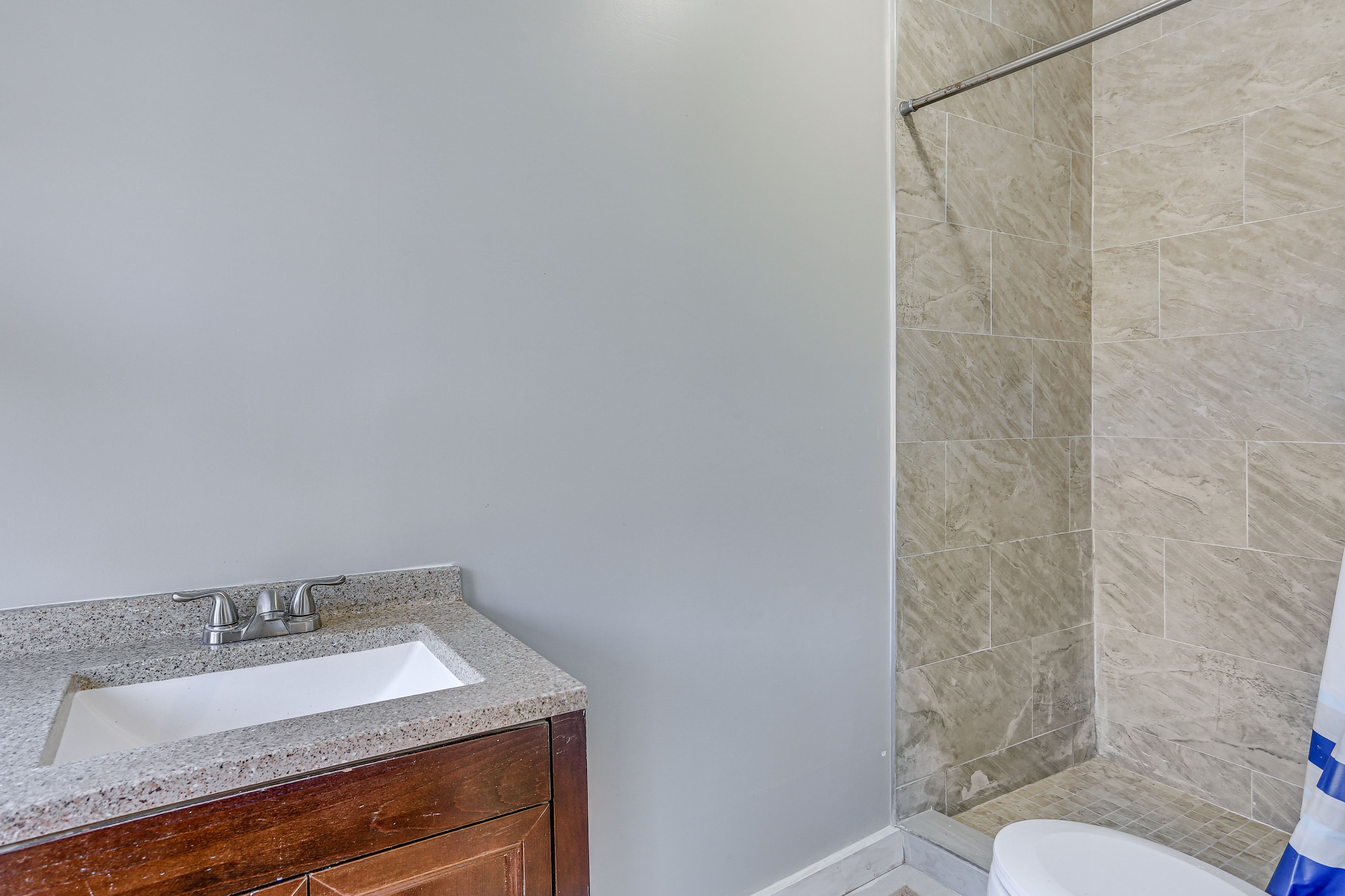 Full Bath | Towels Not Provided | 1st Floor