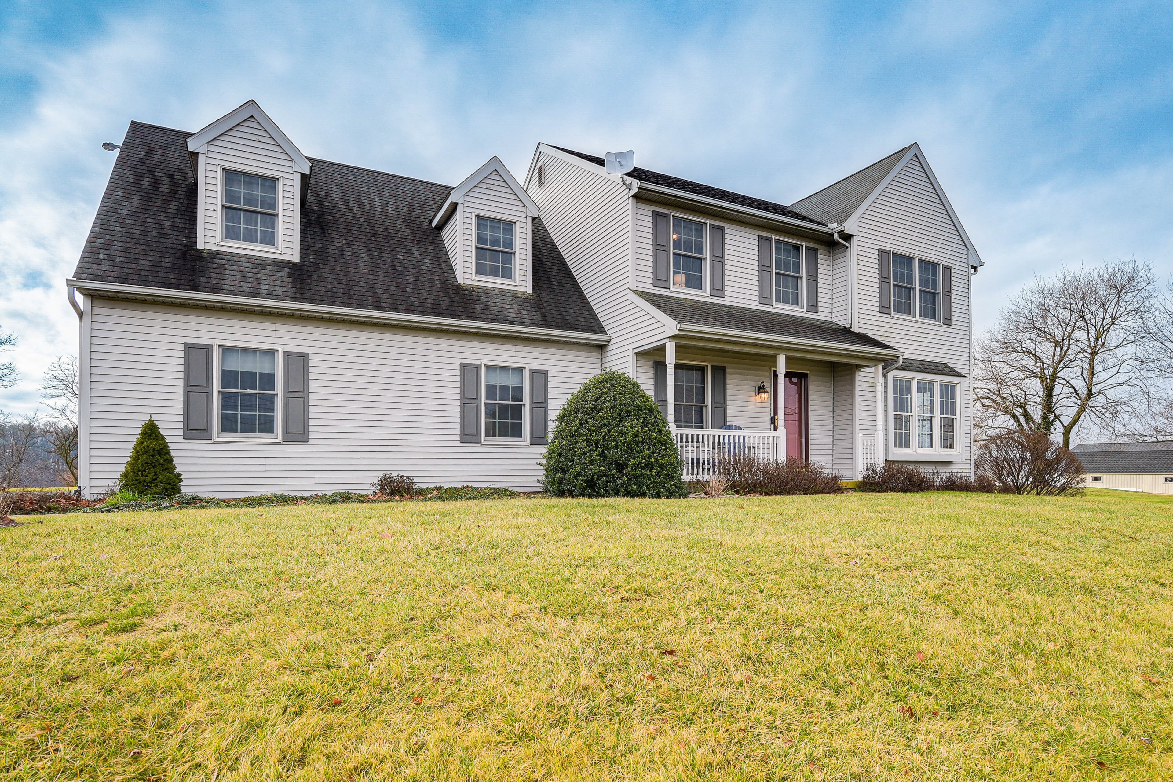 Ronks Vacation Rental | 5BR | 4BA | 3,046 Sq Ft | 2 Steps to Enter