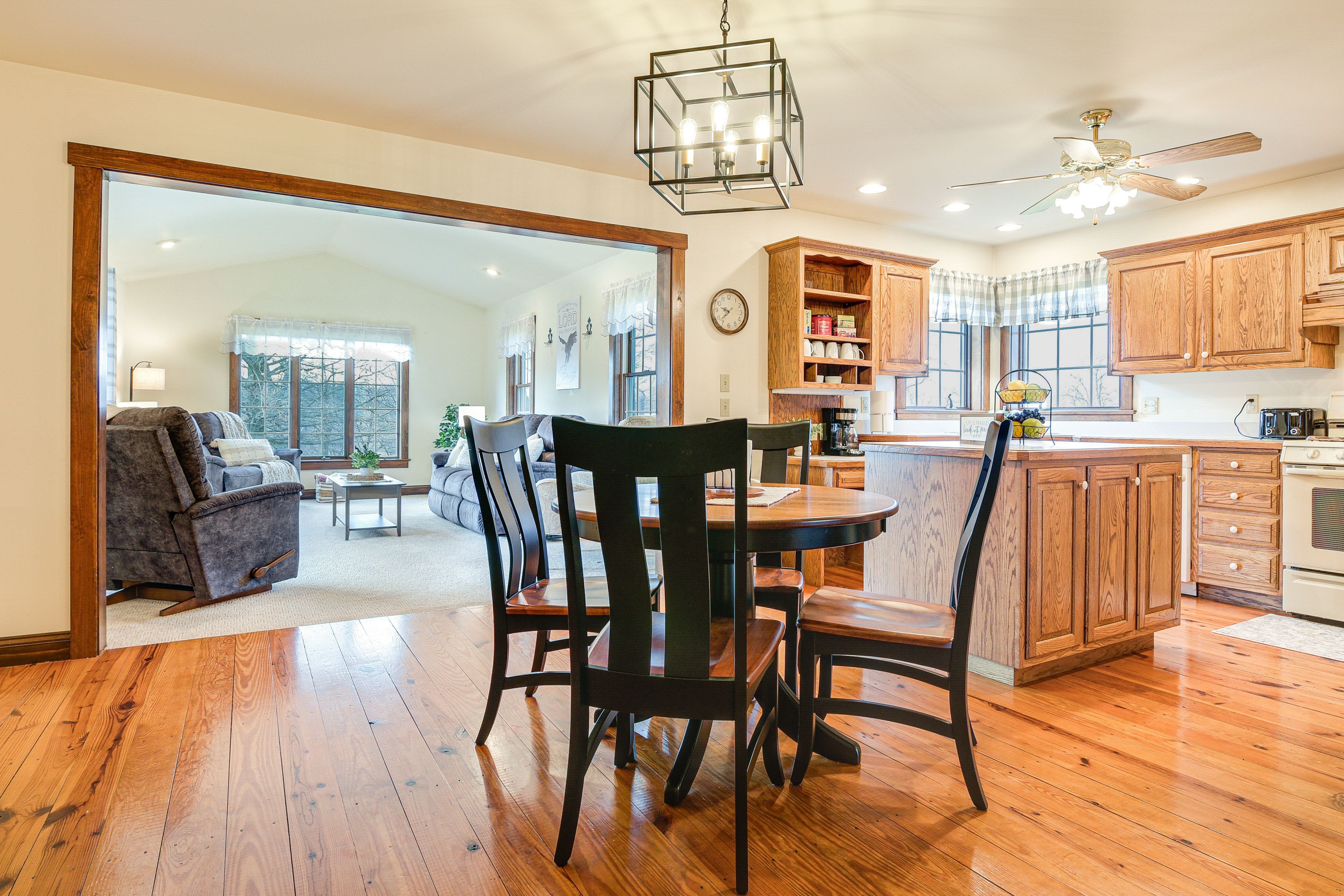 Kitchen | Trash Bags/Paper Towels | 1st Floor